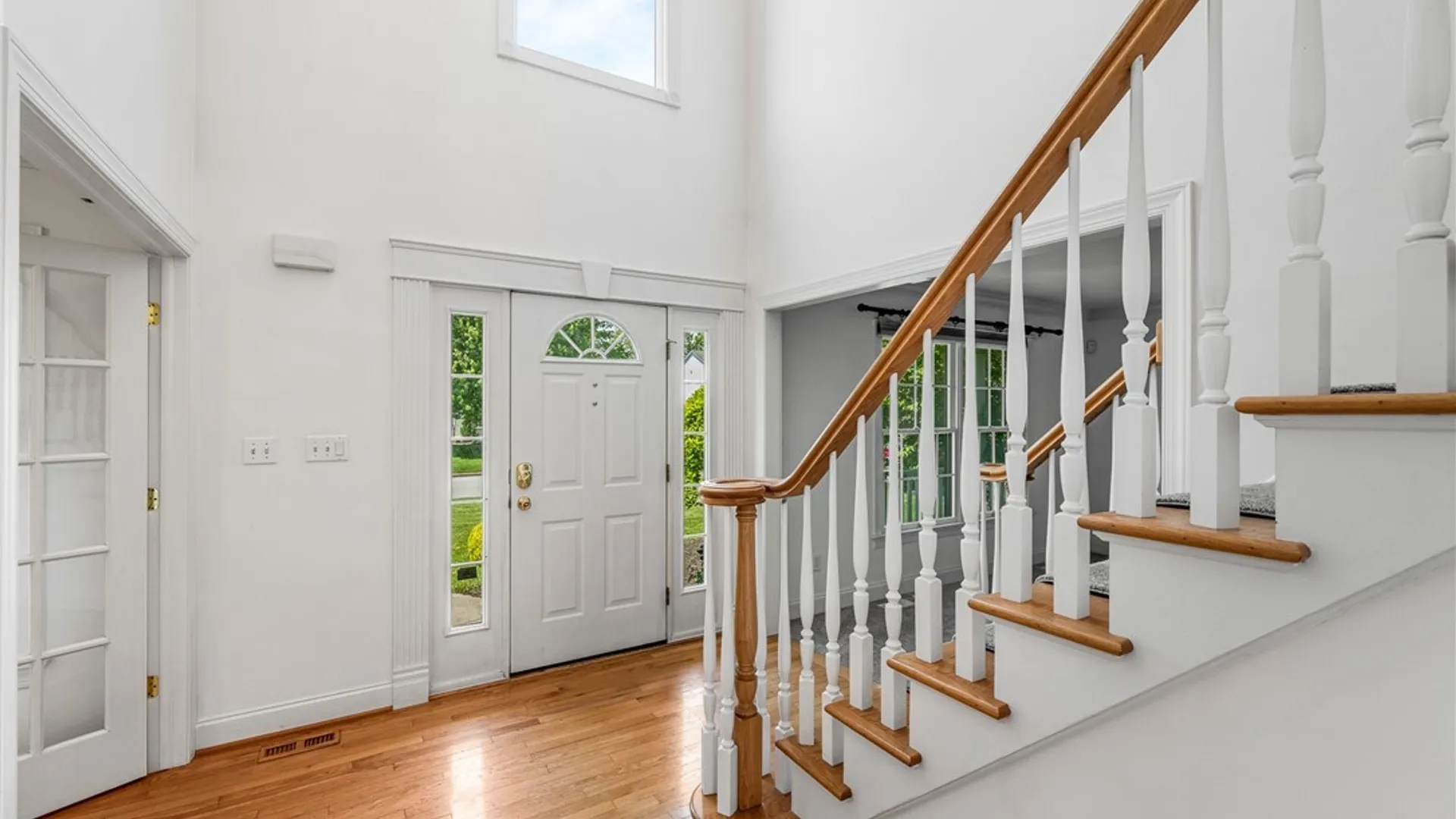Property at 4169 Foxwood Lane, Clarence, NY 14221 20