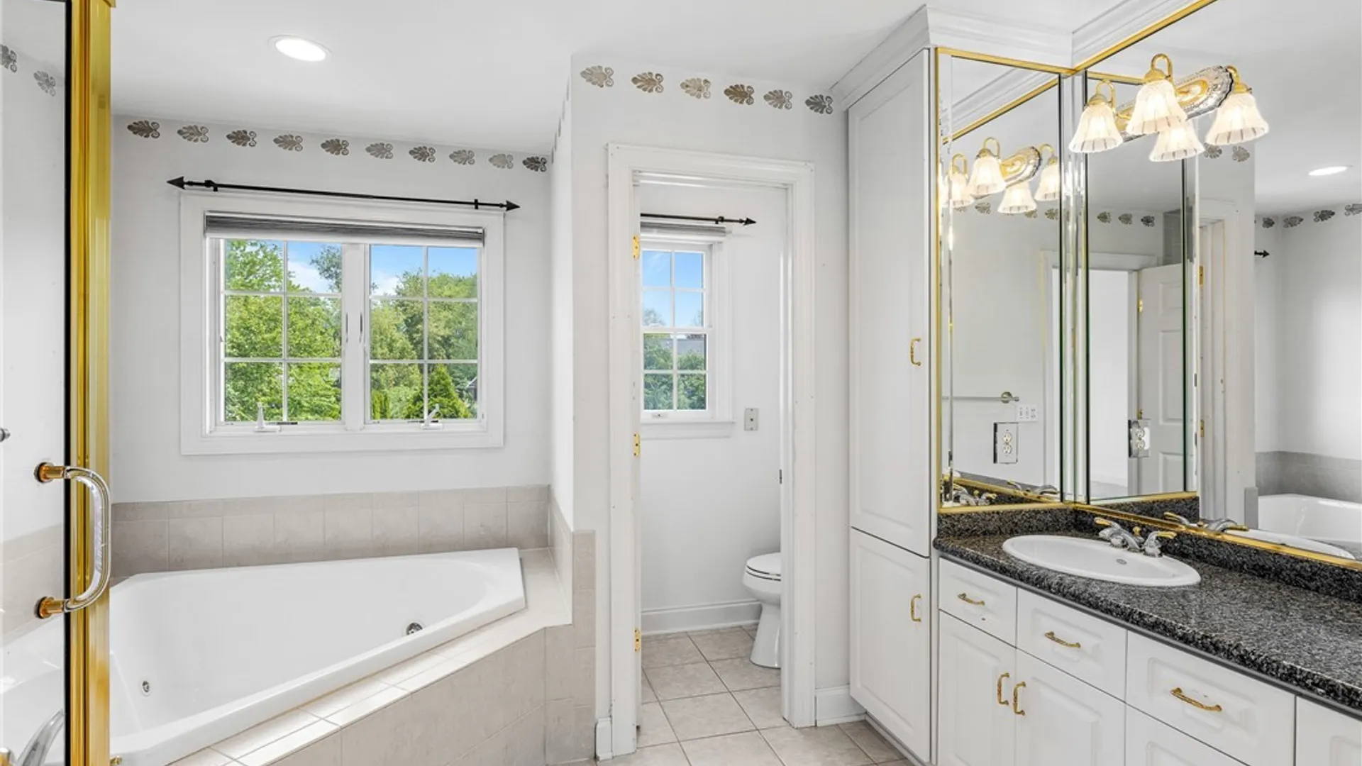 Property at 4169 Foxwood Lane, Clarence, NY 14221 22