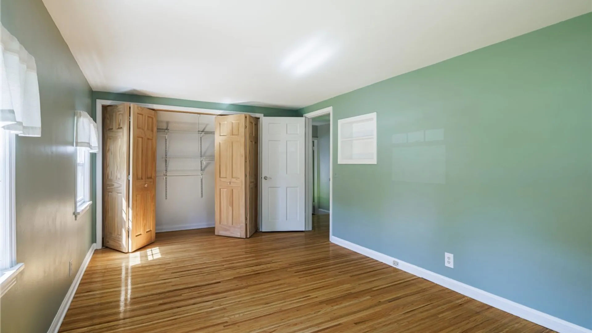 Property at 84 Sydenham Road, Irondequoit, NY 14609 16