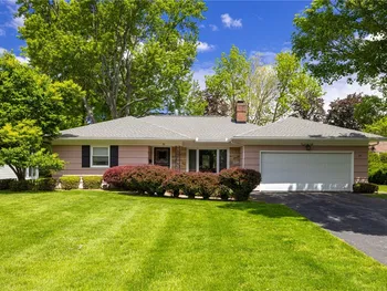 30 Danbury Circle, Brighton, NY 14618