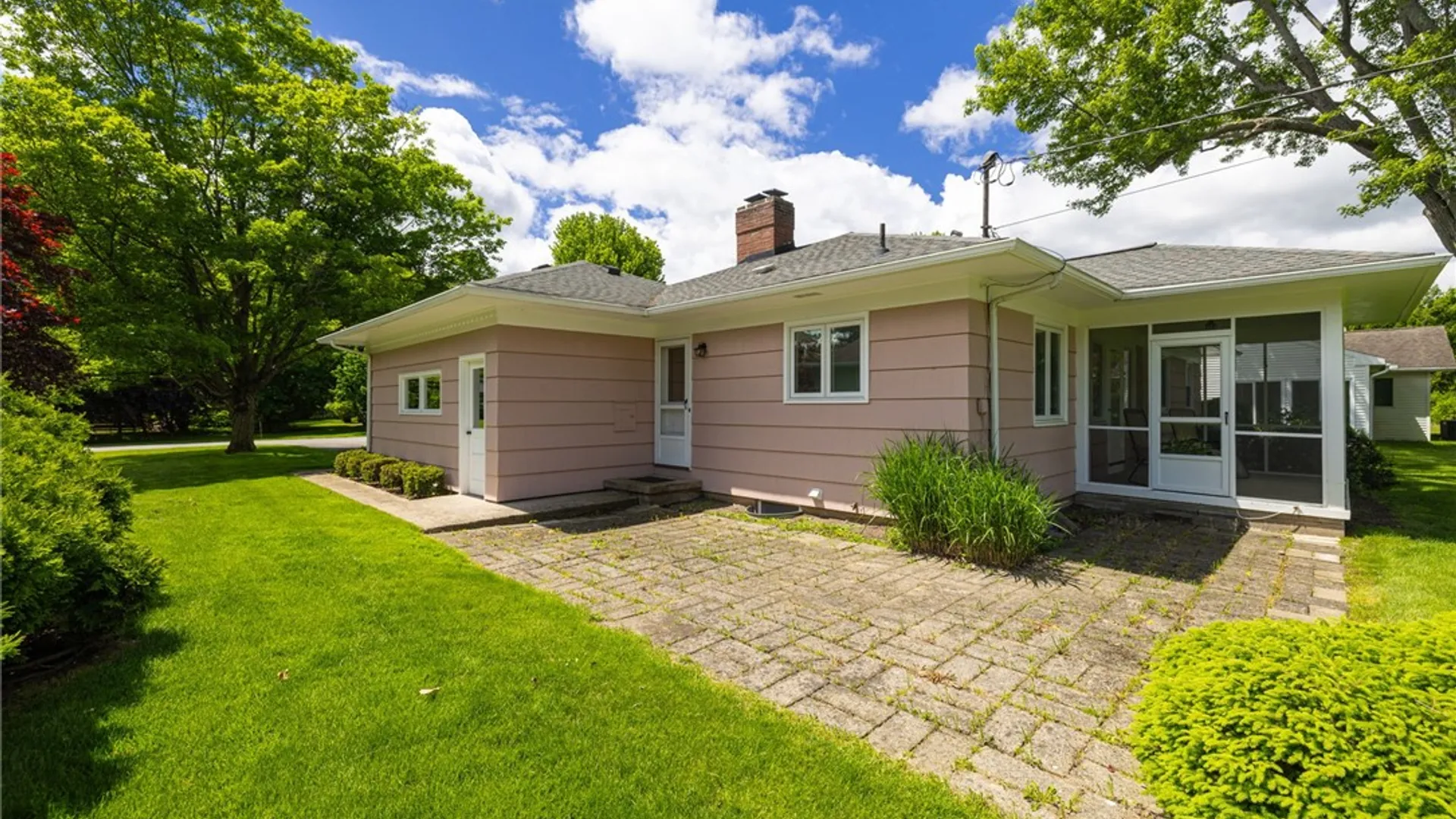 Property at 30 Danbury Circle, Brighton, NY 14618 28