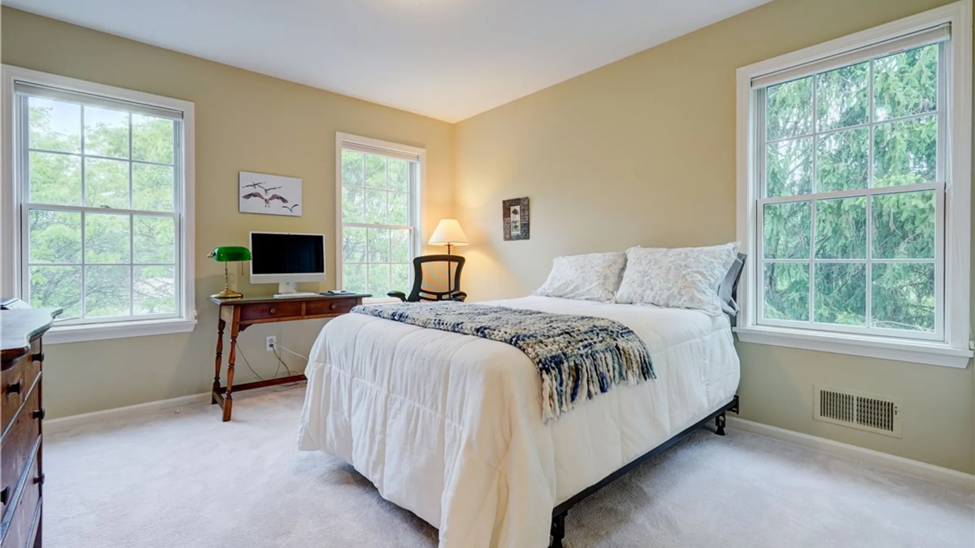 Property at 2 Founders Green, Pittsford, NY 14534 22