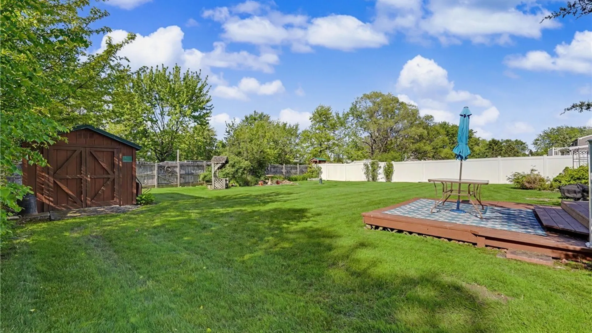Property at 8 Vermont Place, West Seneca, NY 14224 18