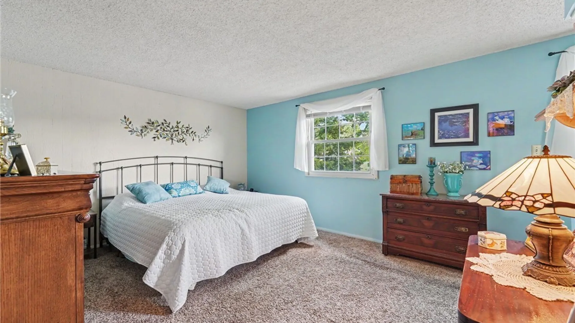 Property at 8 Vermont Place, West Seneca, NY 14224 25