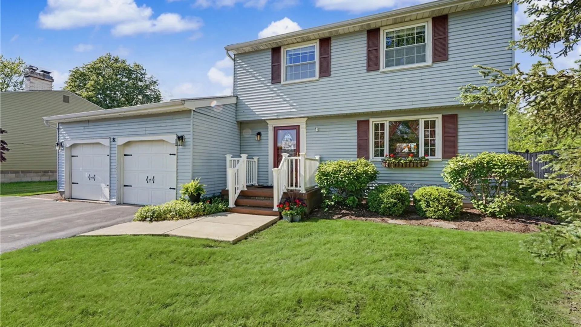 Property at 8 Vermont Place, West Seneca, NY 14224 4
