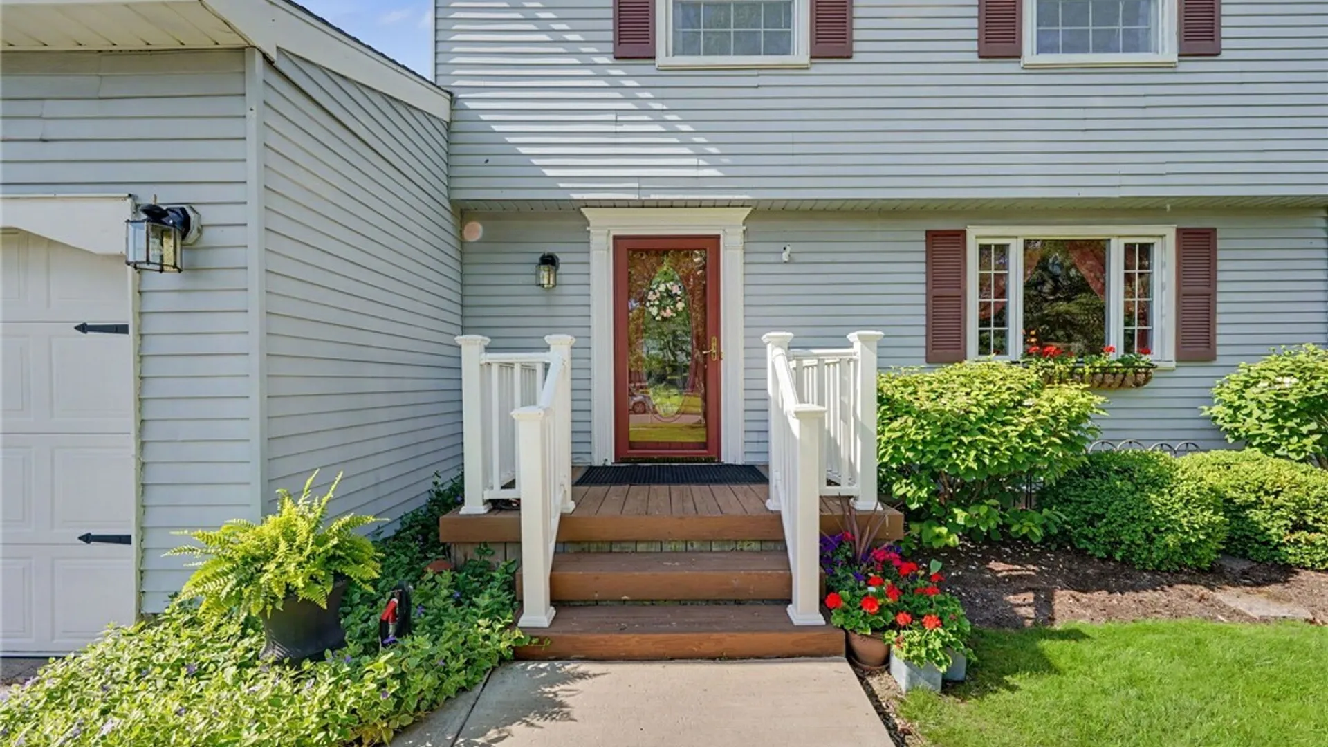 Property at 8 Vermont Place, West Seneca, NY 14224 5