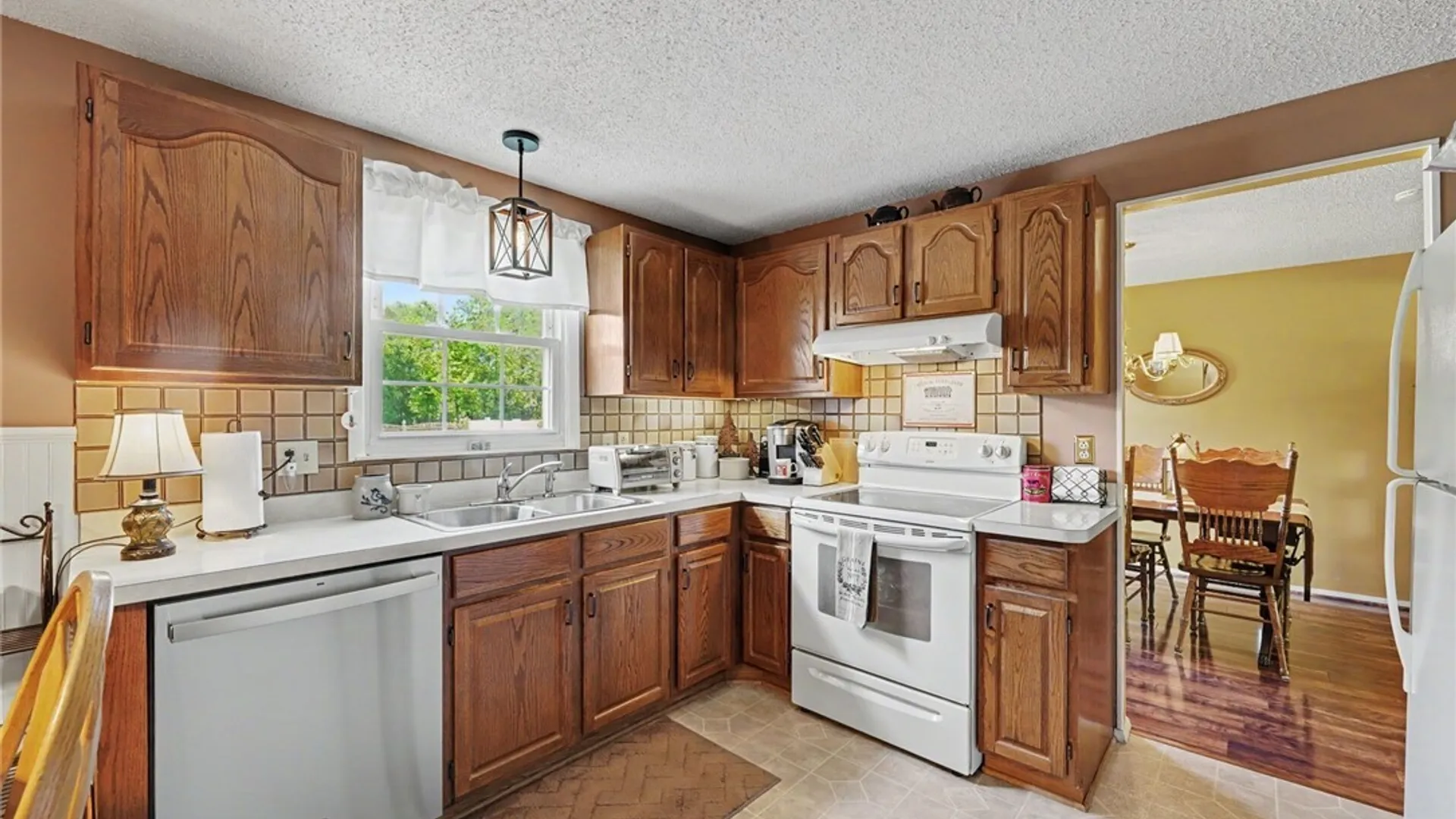 Property at 8 Vermont Place, West Seneca, NY 14224 6