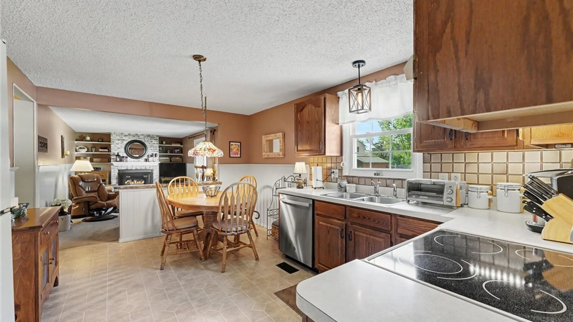 Property at 8 Vermont Place, West Seneca, NY 14224 8