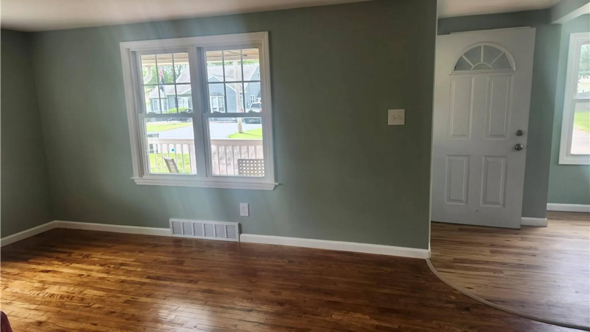 Property at 206 Marilyn Avenue, Salina, NY 13212 4