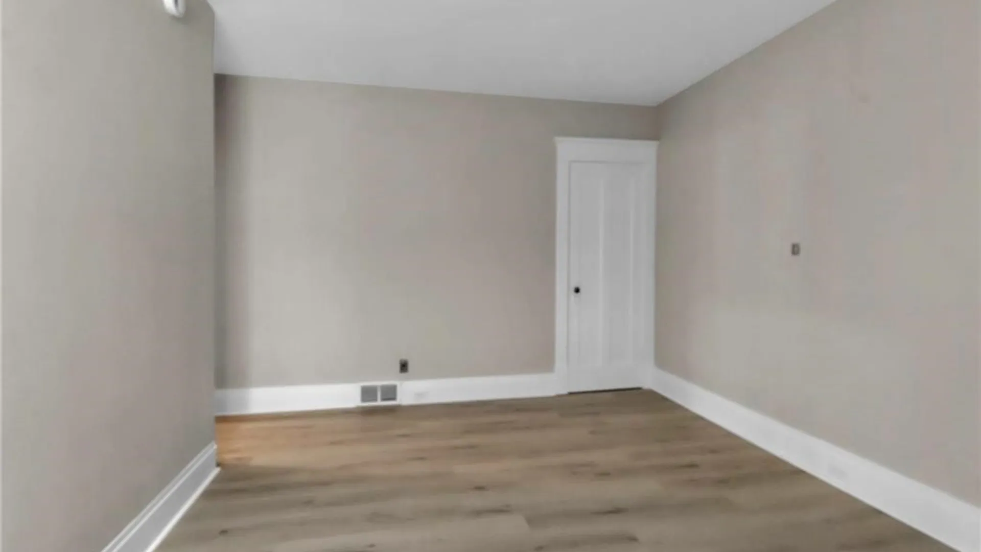 Property at 2514 Delaware Avenue, Buffalo, NY 14216 25