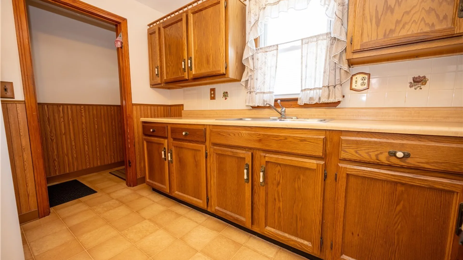 Property at 44 Warren Avenue, West Seneca, NY 14224 6