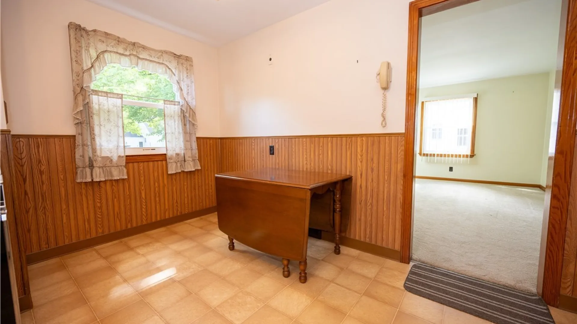 Property at 44 Warren Avenue, West Seneca, NY 14224 9