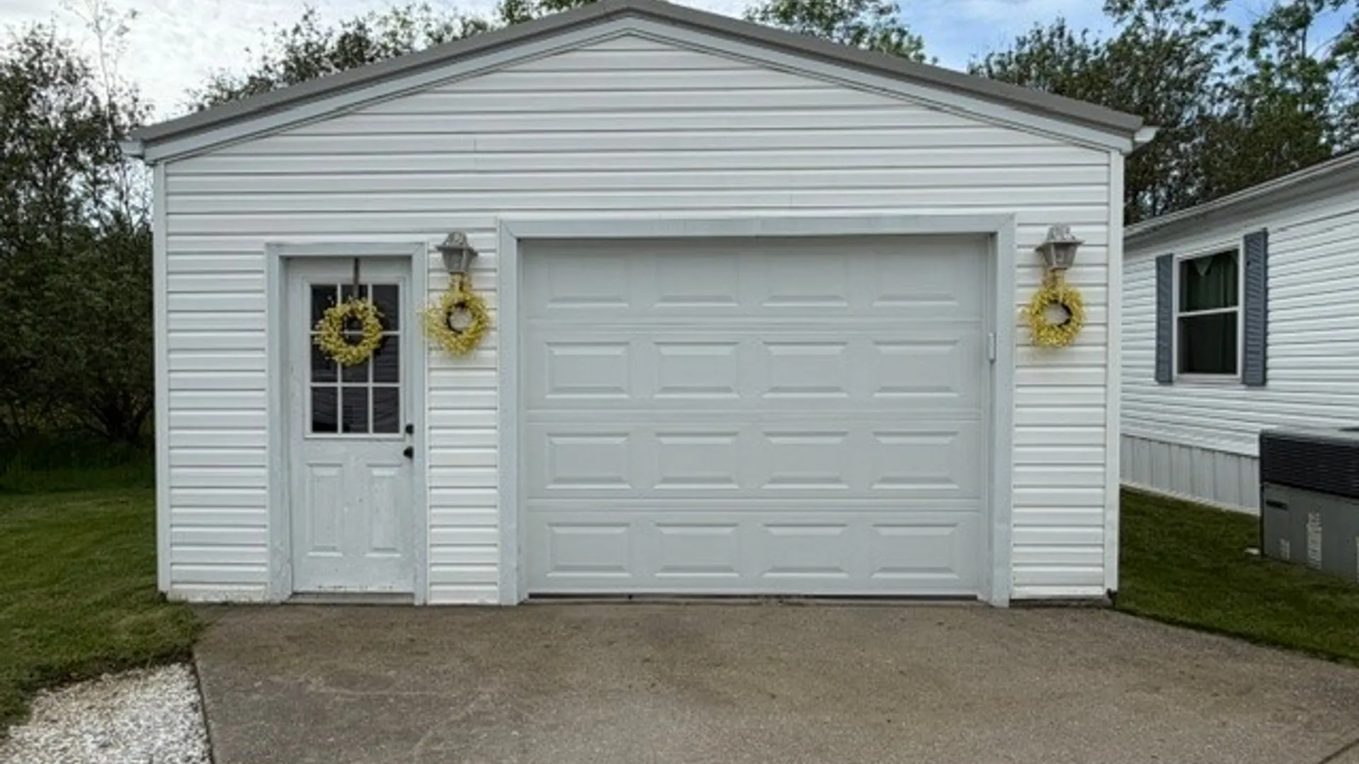 Property at 1159 TIMBERWOOD Court, Lockport Town, NY 14094 2