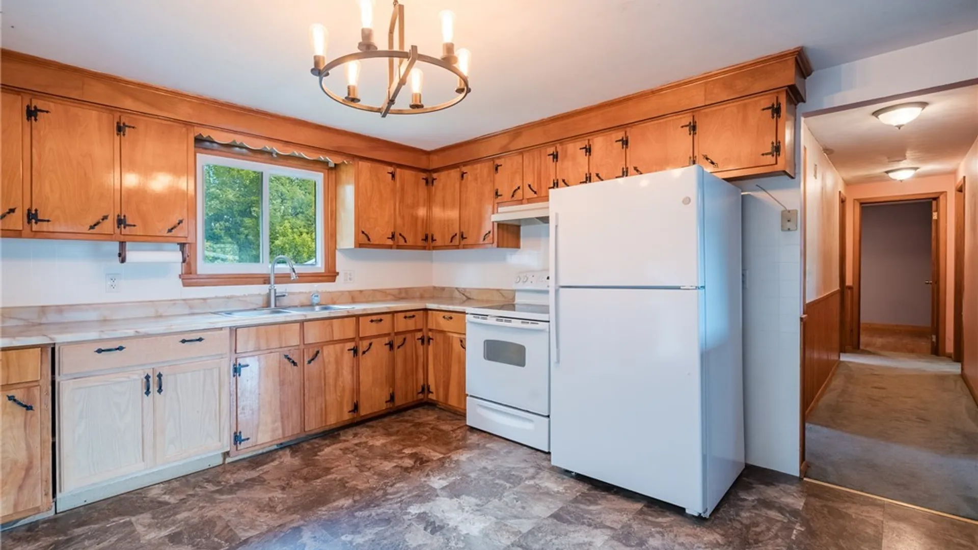 Property at 105 Ashford Court, Salina, NY 13211 2