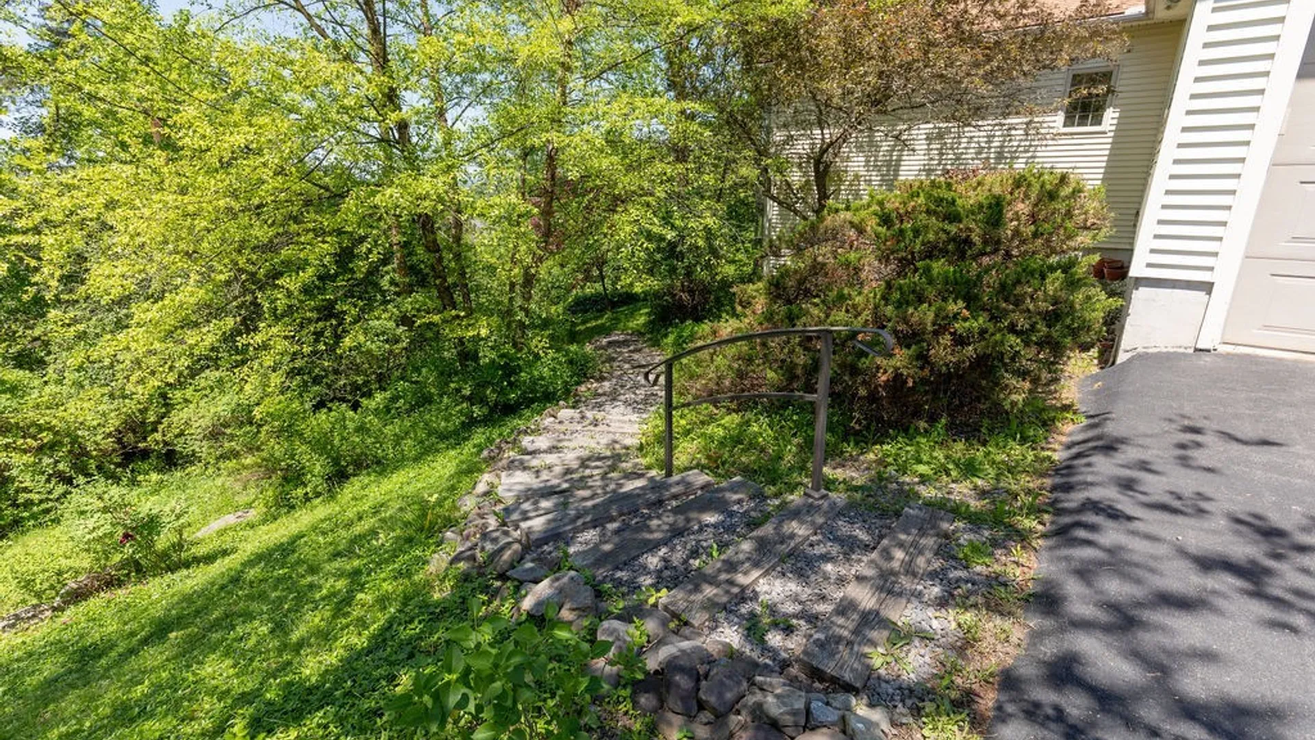 Property at 438 Brookford Road, Syracuse, NY 13224 47