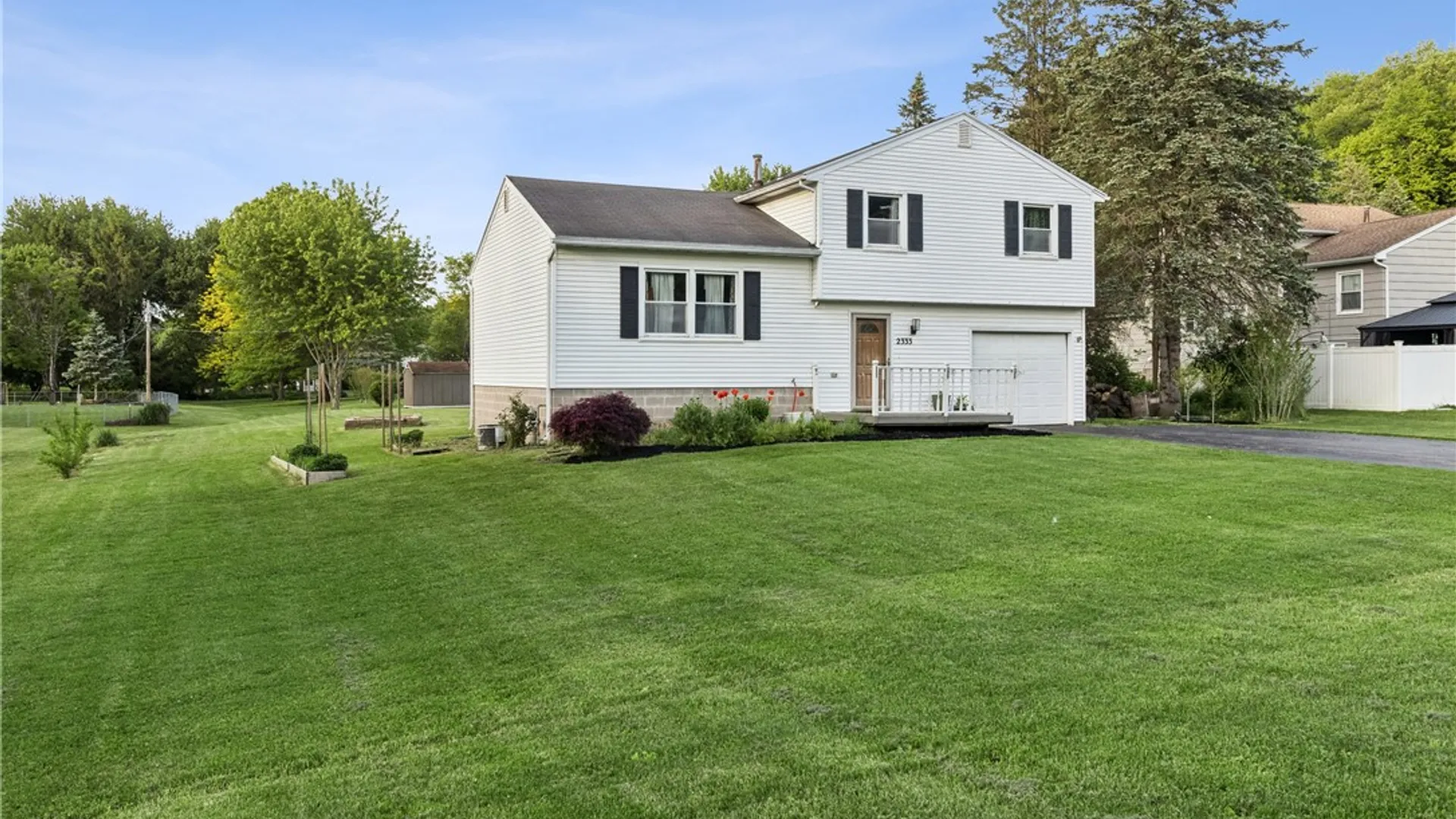 Property at 2333 Cornwall Drive, Macedon, NY 14502 3