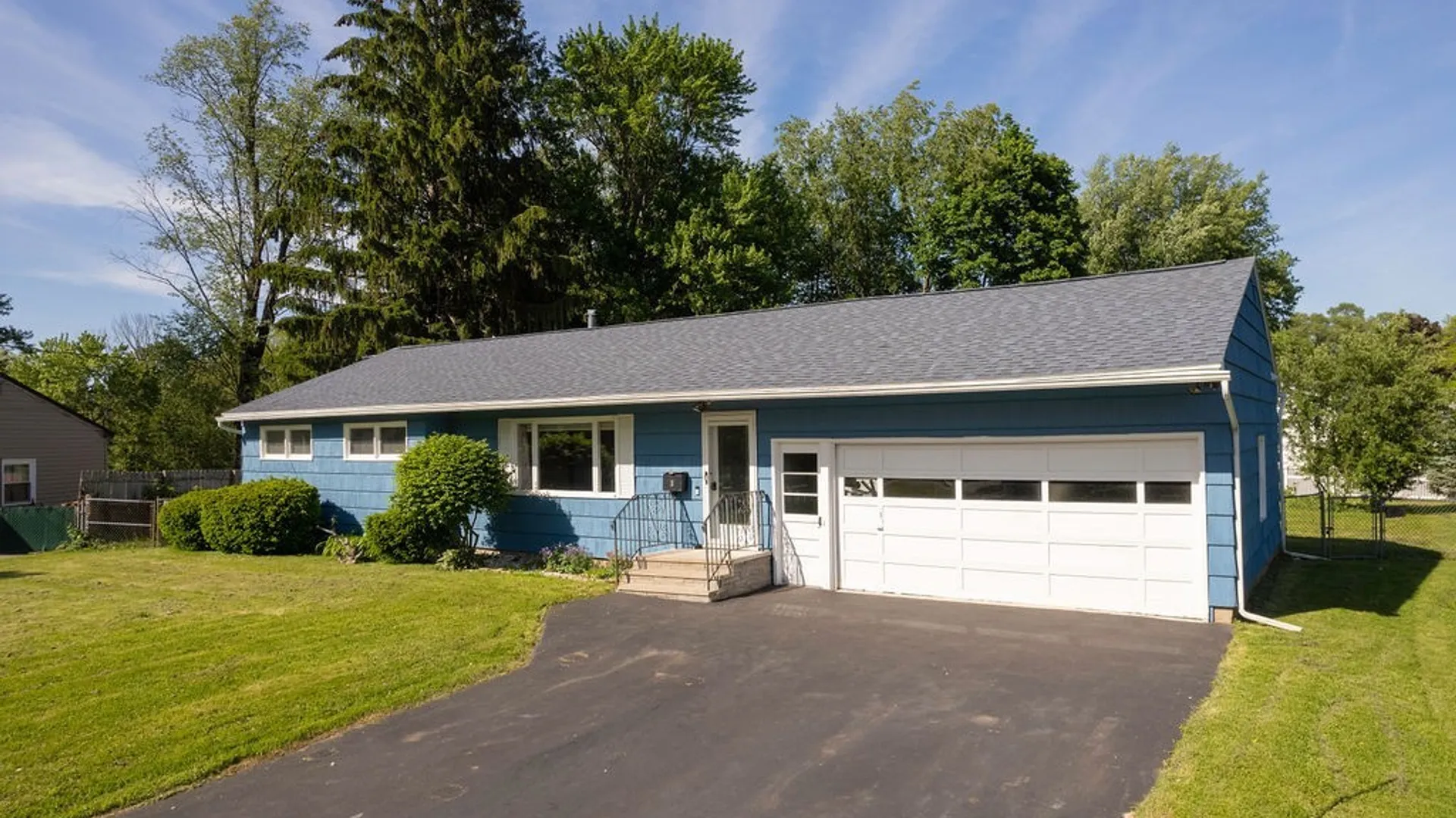 Property at 3 Trelign Drive, Cicero, NY 13212 2