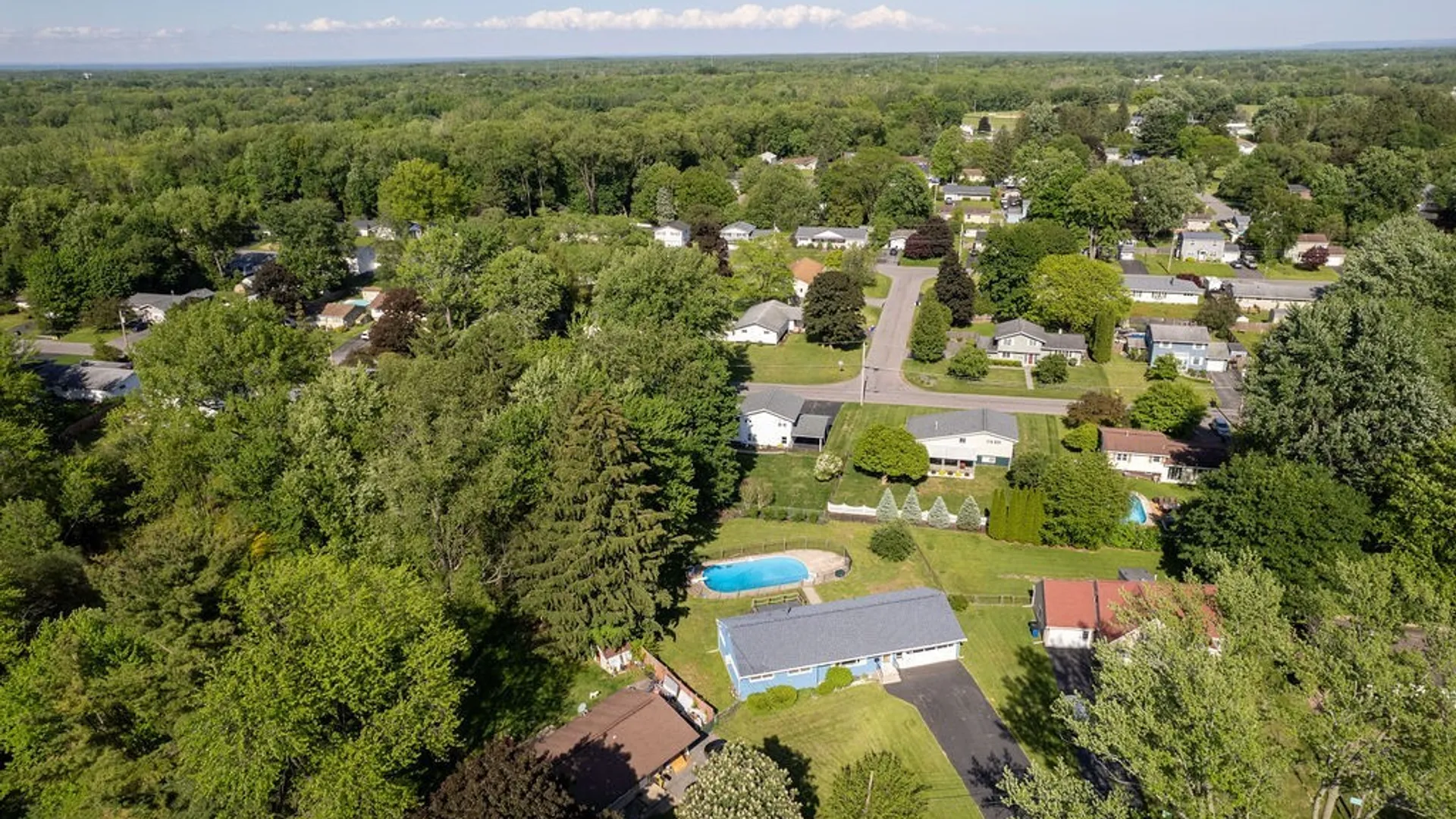 Property at 3 Trelign Drive, Cicero, NY 13212 32