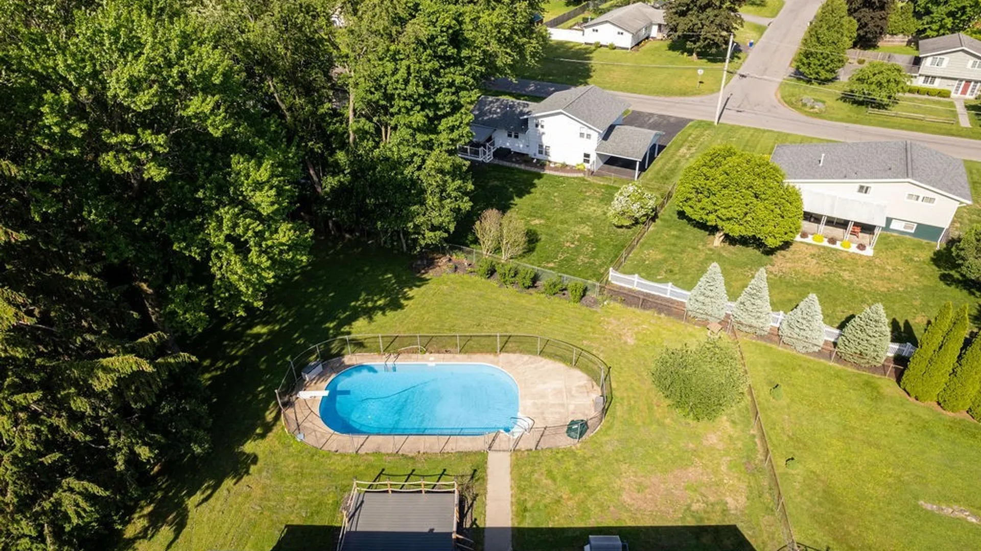 Property at 3 Trelign Drive, Cicero, NY 13212 35