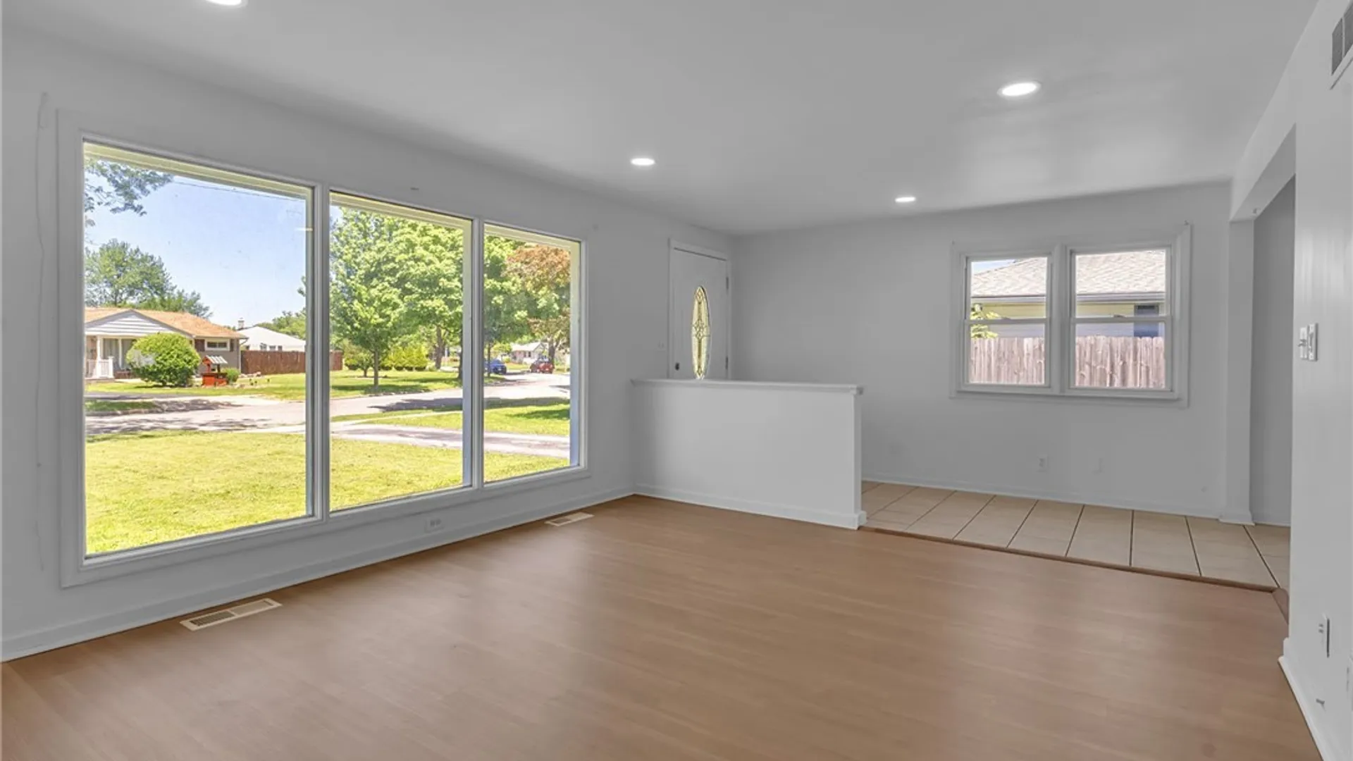 Property at 21 Mapleview Drive, Amherst, NY 14226 2