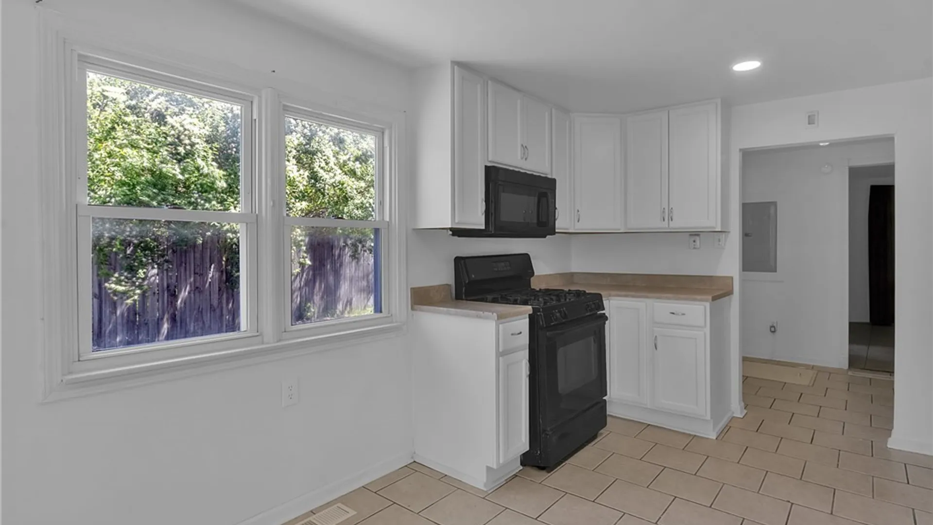 Property at 21 Mapleview Drive, Amherst, NY 14226 7