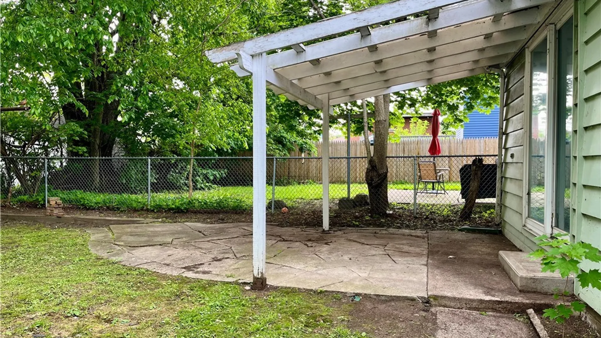 Property at 33 W 9th Street, Oswego, NY 13126 9
