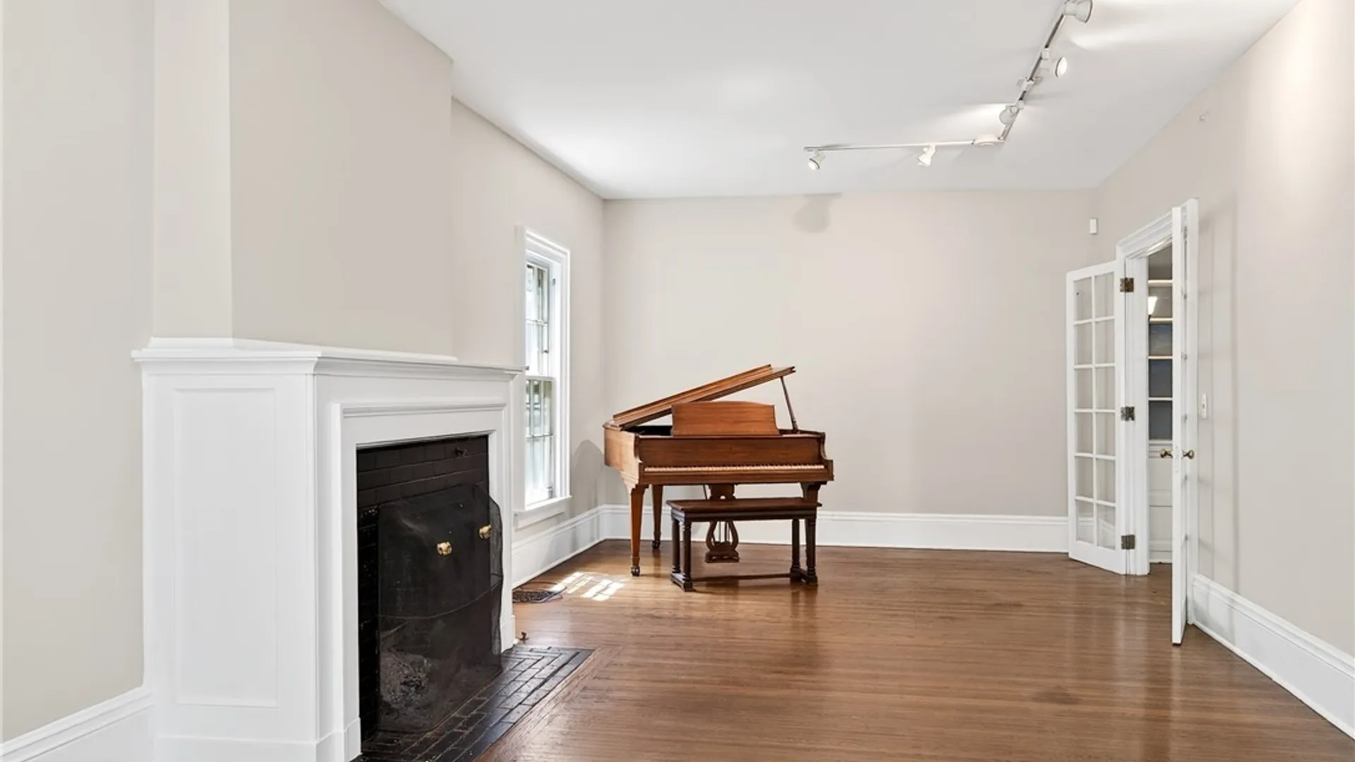 Property at 160 Mariner Street, Buffalo, NY 14201 9