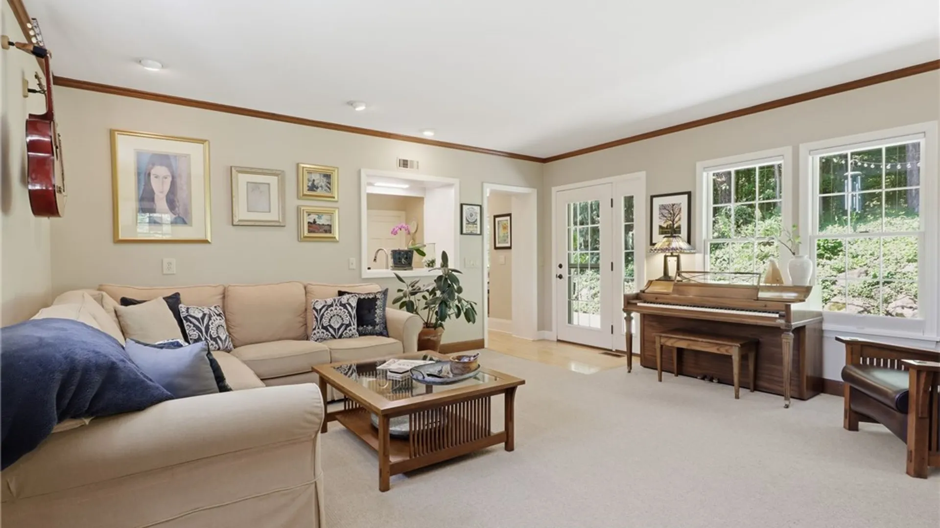Property at 8 Nunda Blvd, Rochester, NY 14610 15