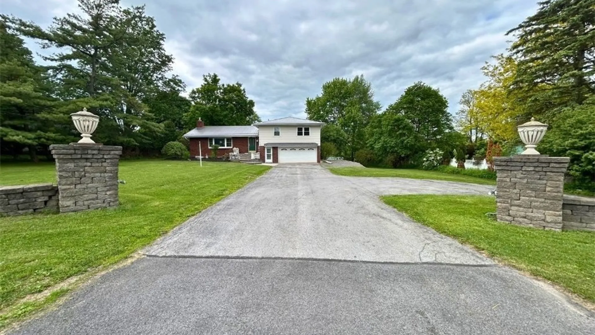 Property at 3763 Seneca Tpke Turnpike, Lenox, NY 13032 2