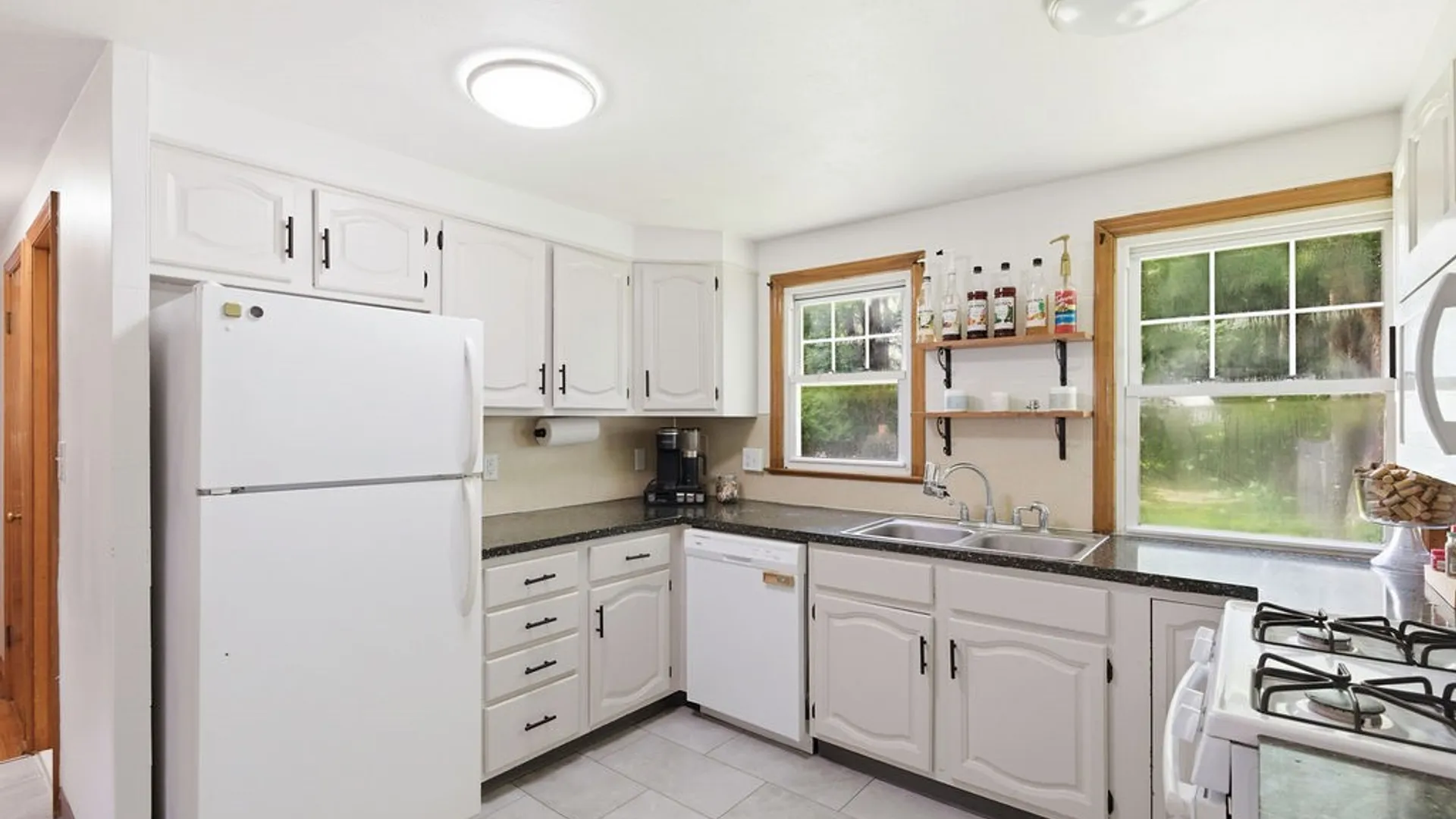 Property at 402 Beverly Drive, Camillus, NY 13219 12