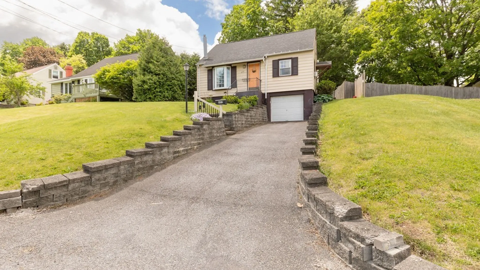 Property at 402 Beverly Drive, Camillus, NY 13219 2