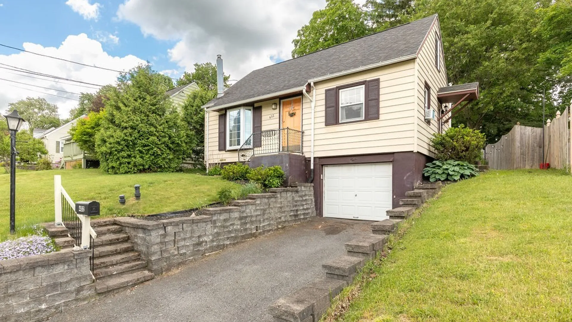 Property at 402 Beverly Drive, Camillus, NY 13219 31