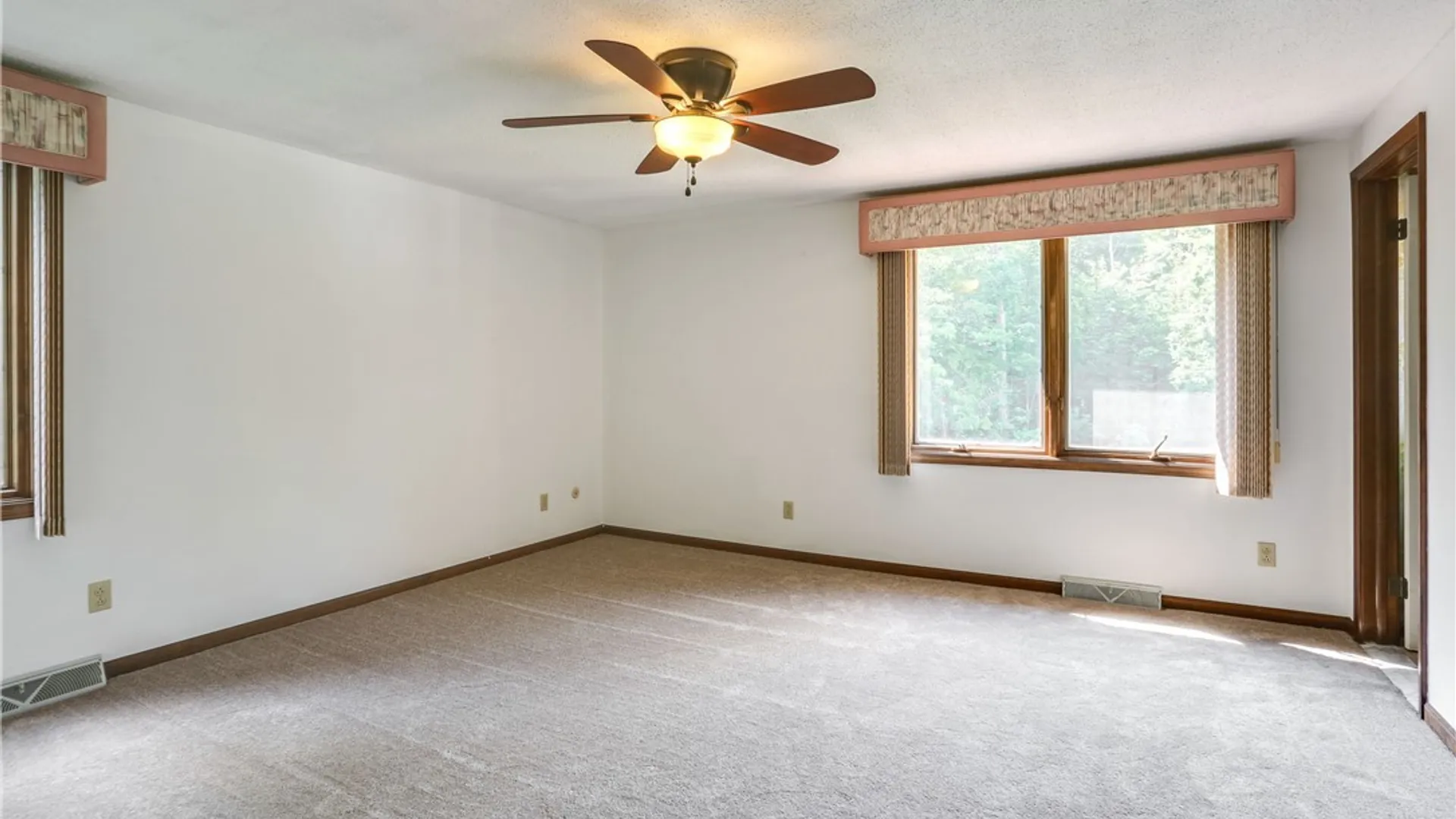 Property at 140 S Jerge Drive, Elma, NY 14059 18