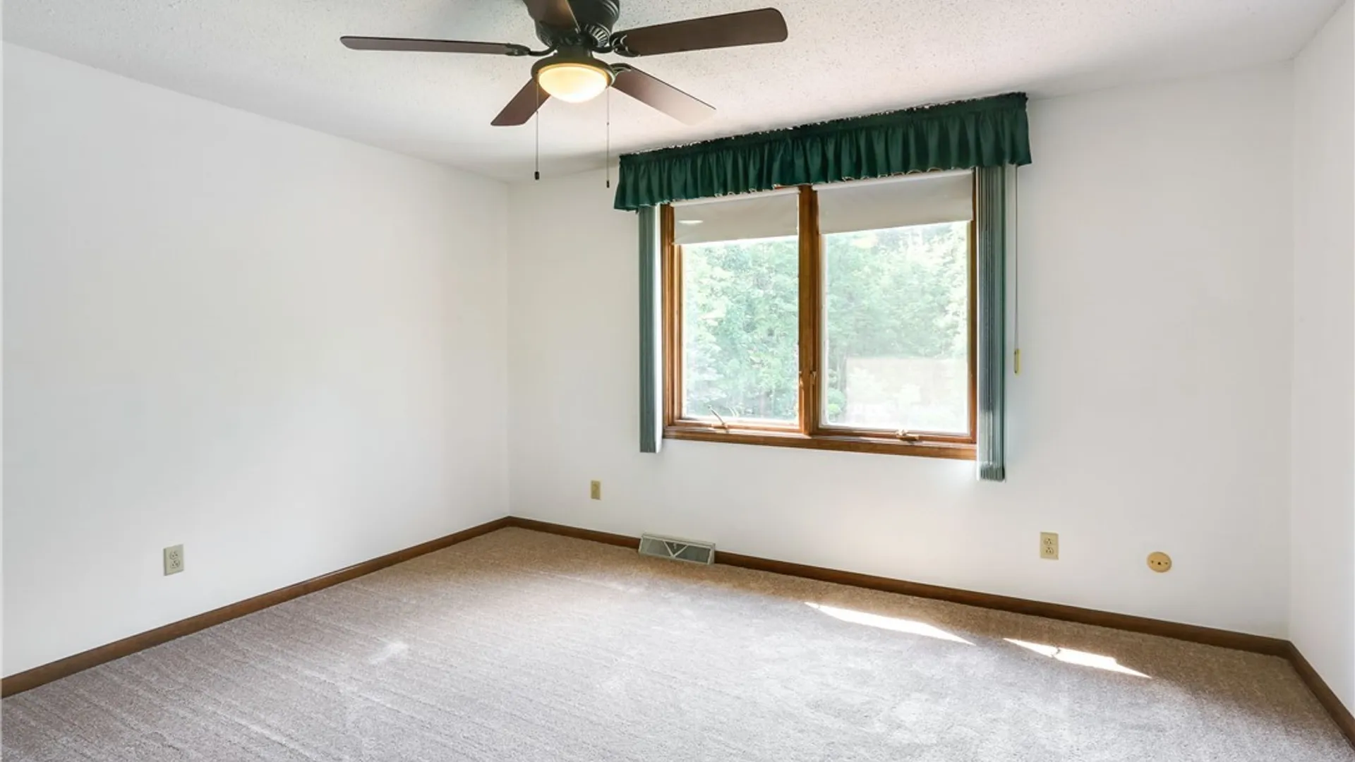 Property at 140 S Jerge Drive, Elma, NY 14059 21