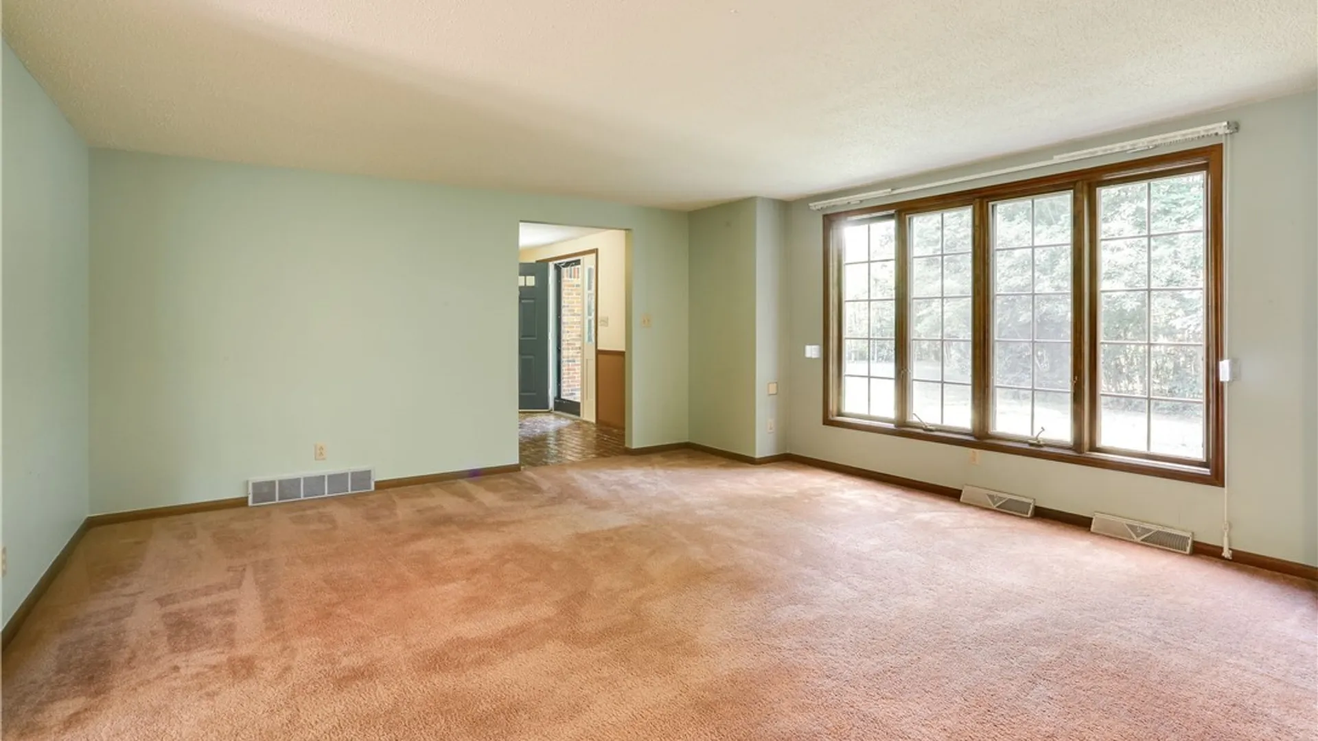 Property at 140 S Jerge Drive, Elma, NY 14059 7