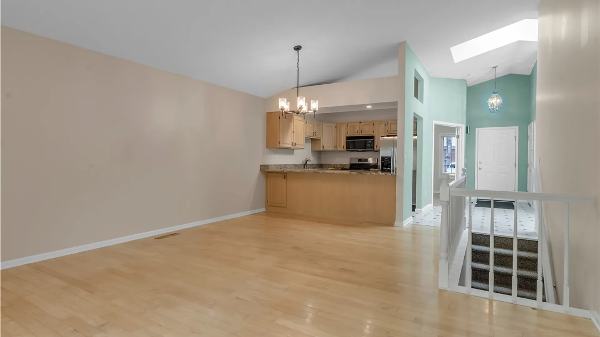 Property at 14 Woodpointe, Amherst, NY 14221 12
