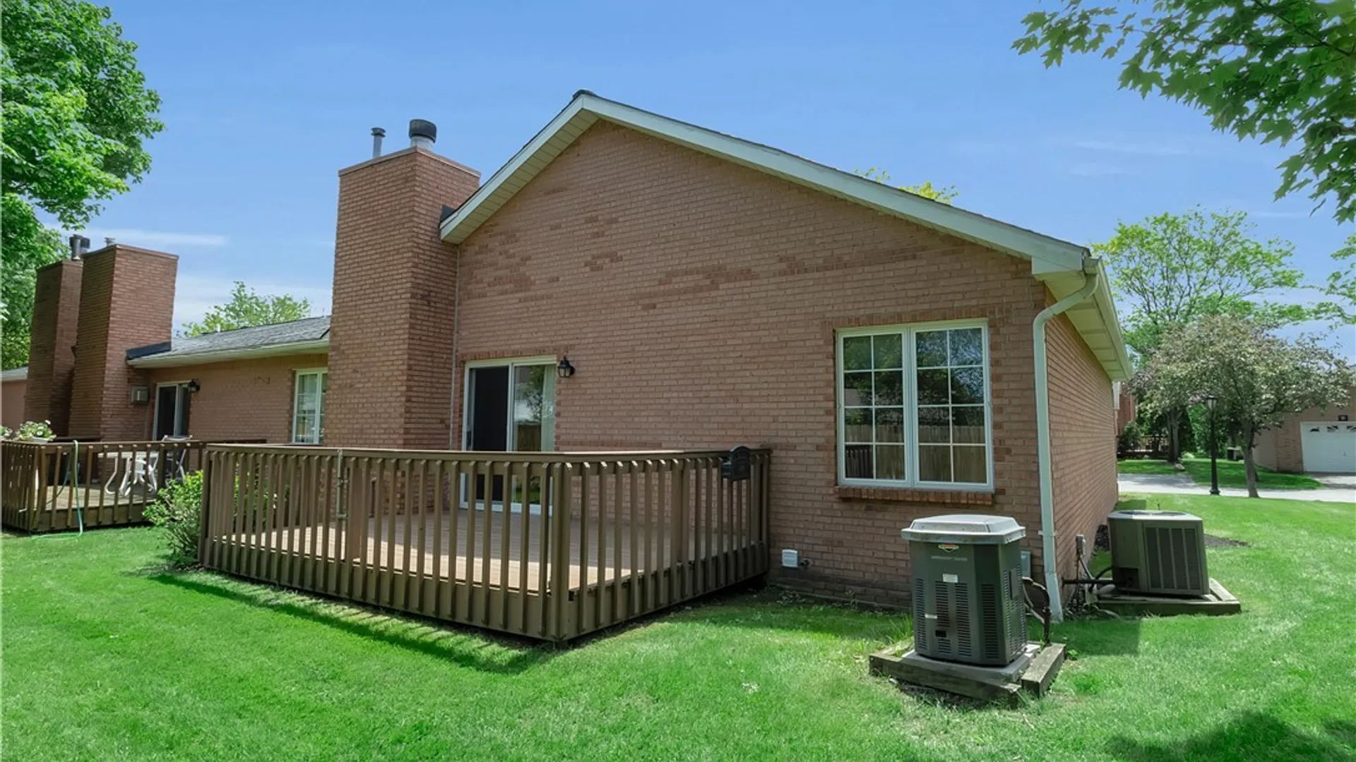 Property at 14 Woodpointe, Amherst, NY 14221 2
