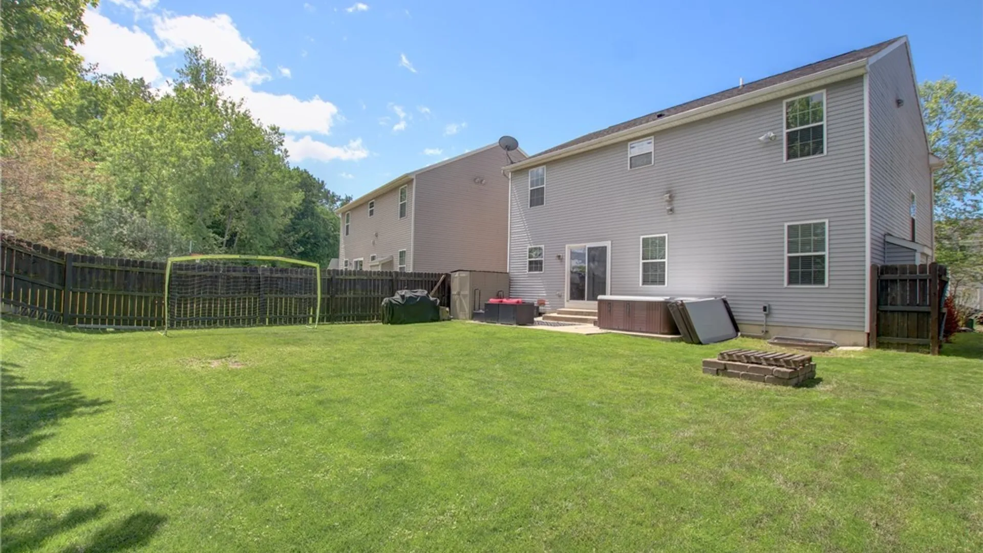Property at 13 Scooter Lane, Hamburg, NY 14075 4