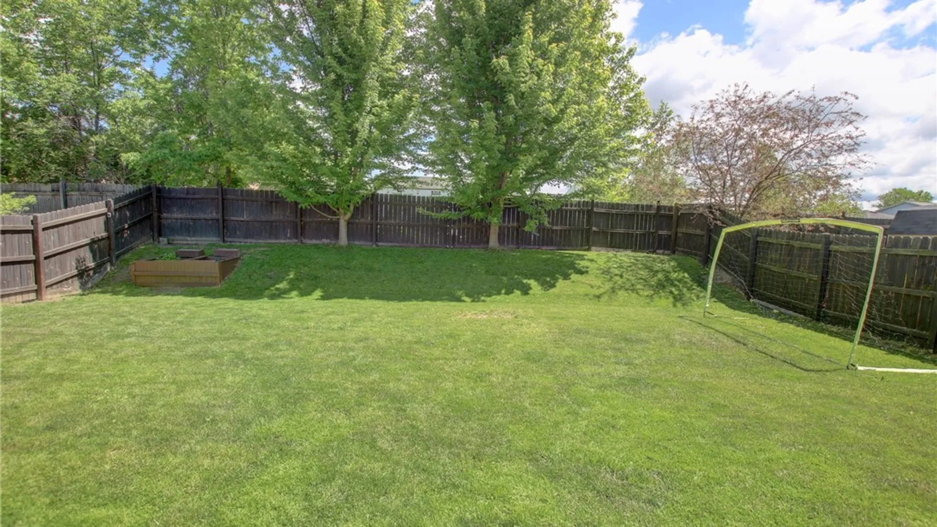 Property at 13 Scooter Lane, Hamburg, NY 14075 6