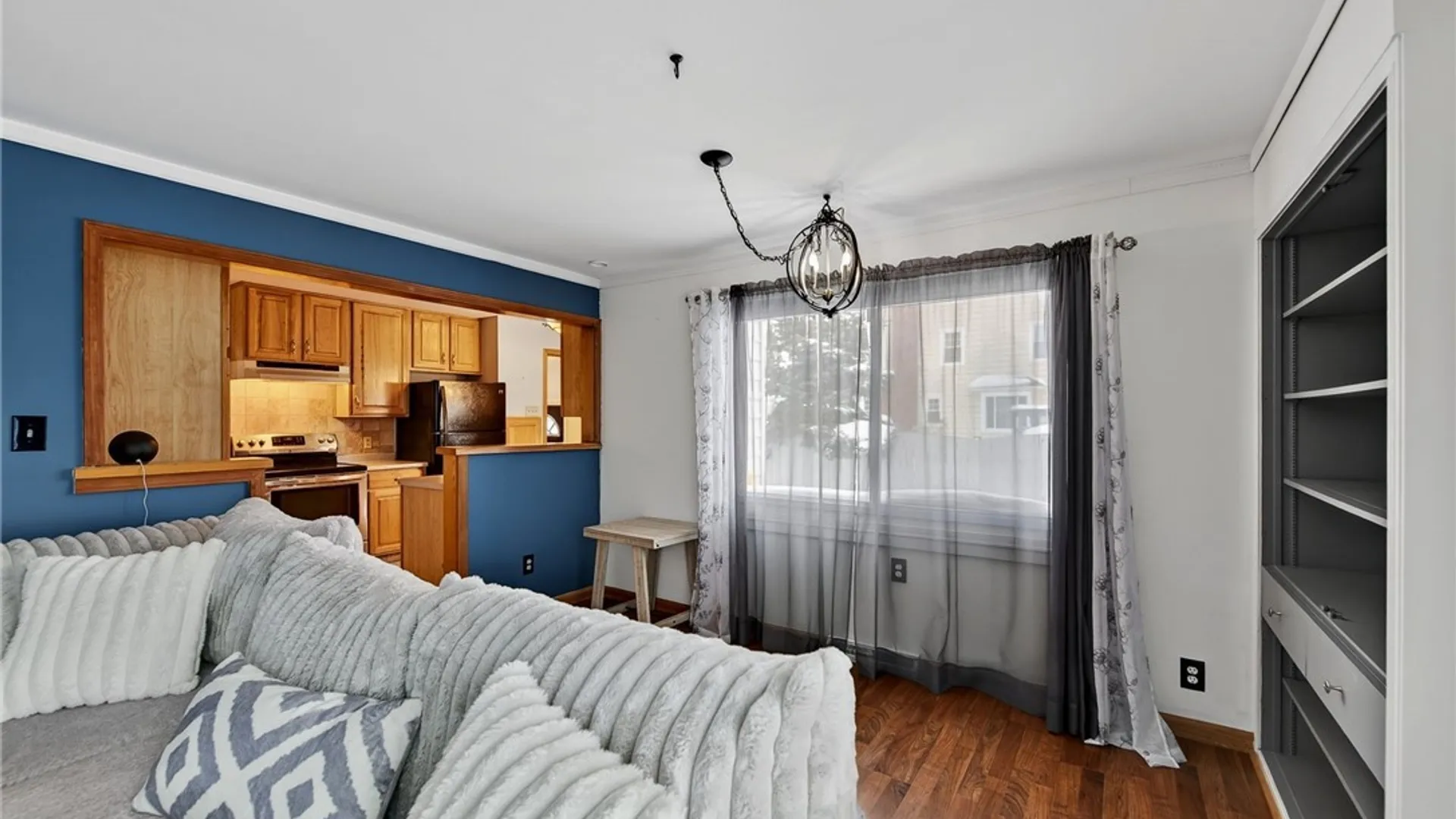 Property at 1009 Pasadena Avenue, Niagara Falls, NY 14304 6