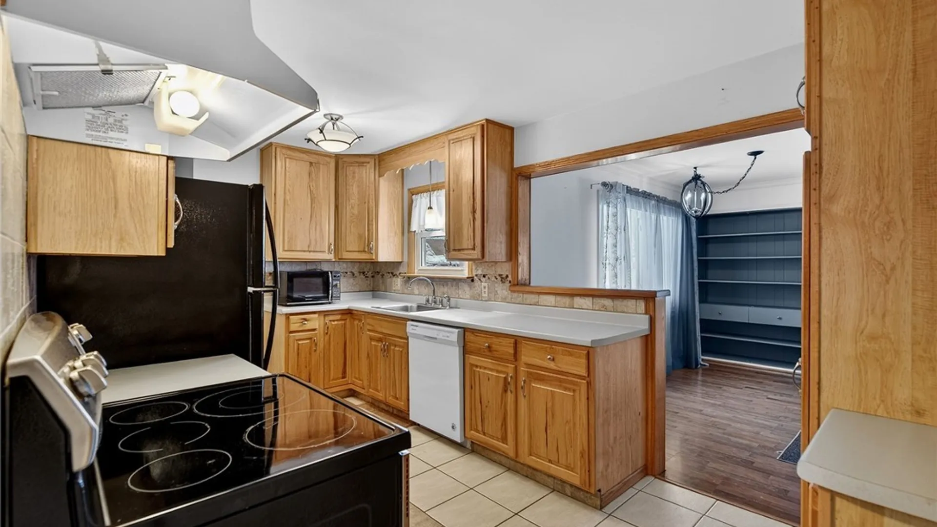 Property at 1009 Pasadena Avenue, Niagara Falls, NY 14304 8
