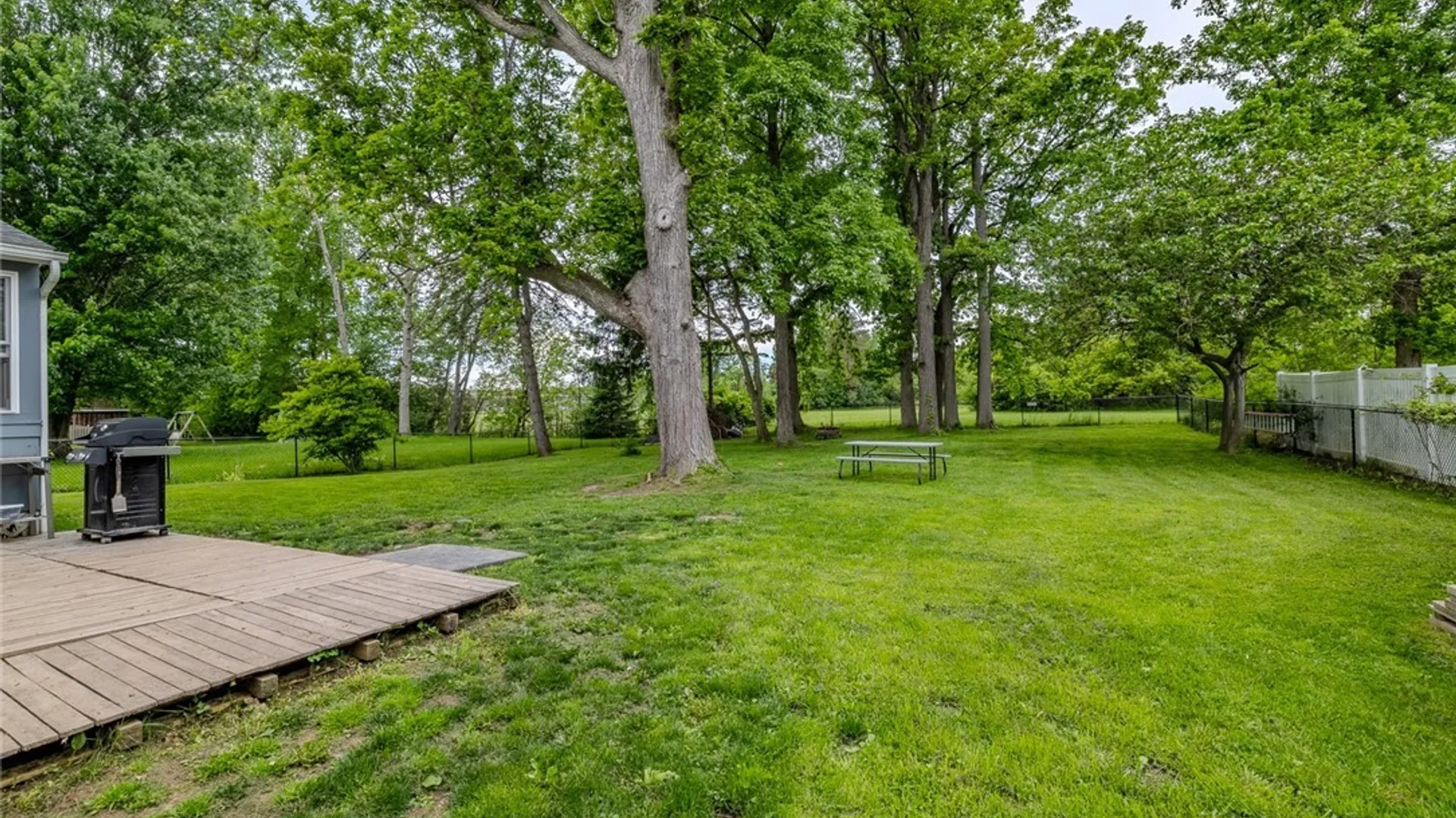 Property at 222 Windebank Lane, Manlius, NY 13116 23