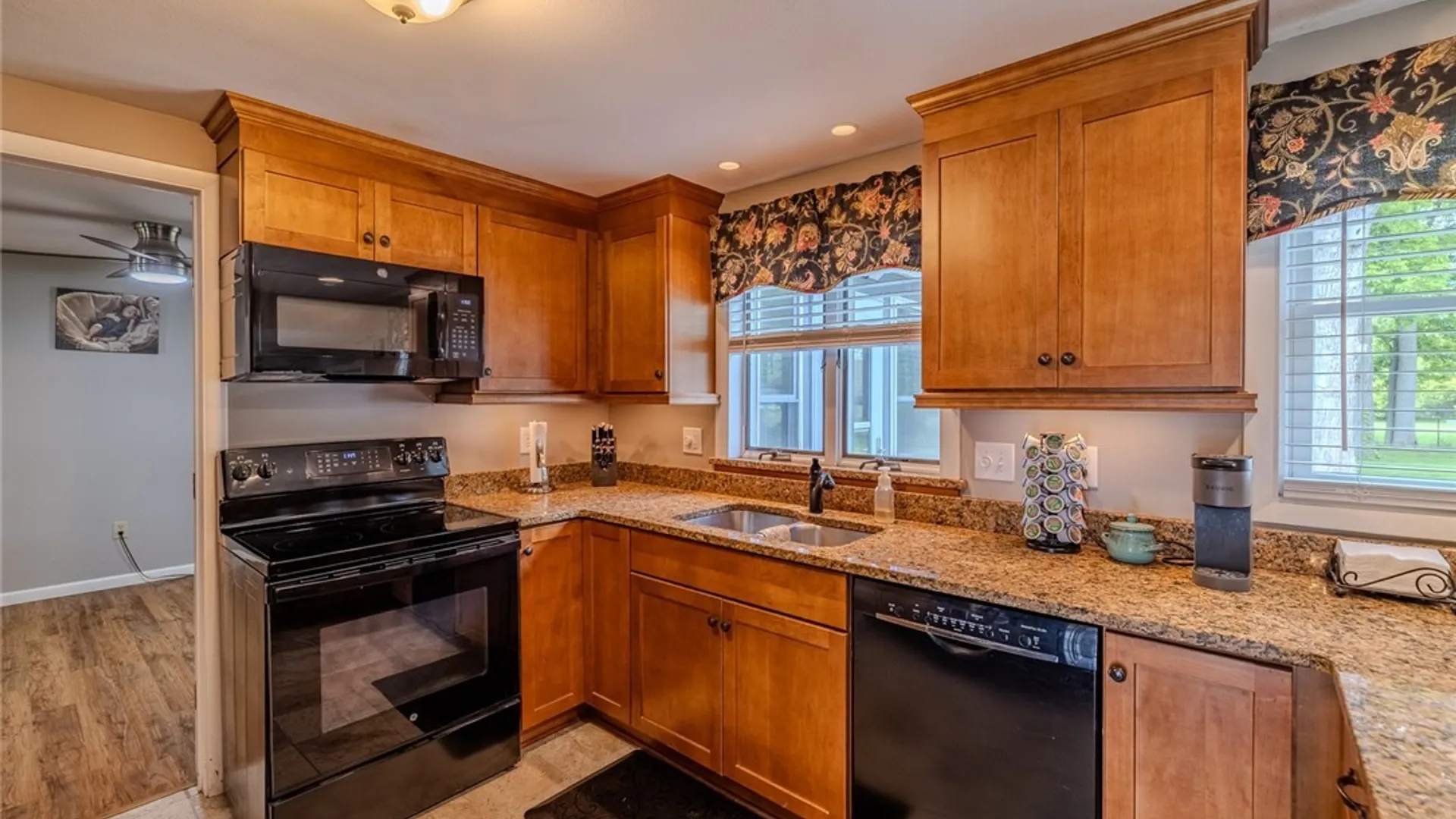 Property at 222 Windebank Lane, Manlius, NY 13116 4