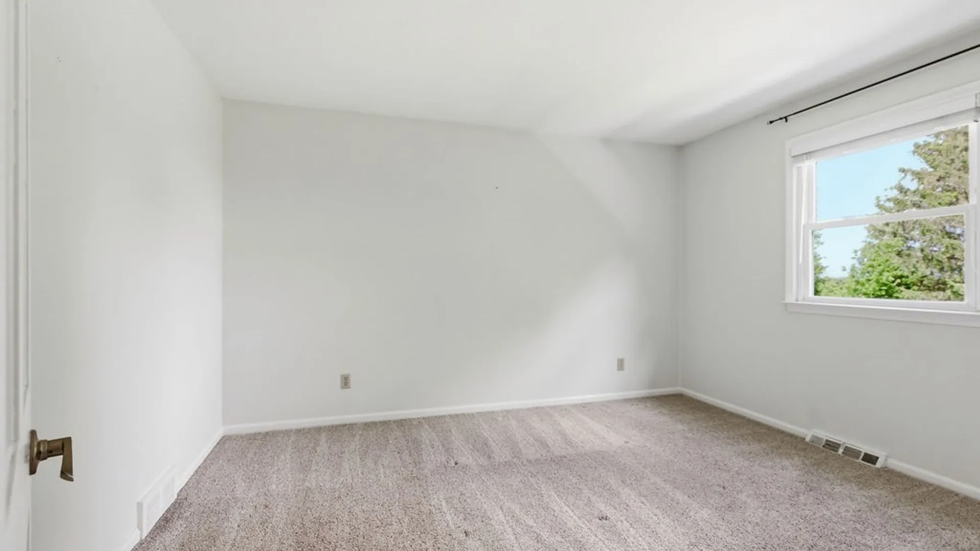 Property at 5560 Huntington Drive, Cazenovia, NY 13035 27