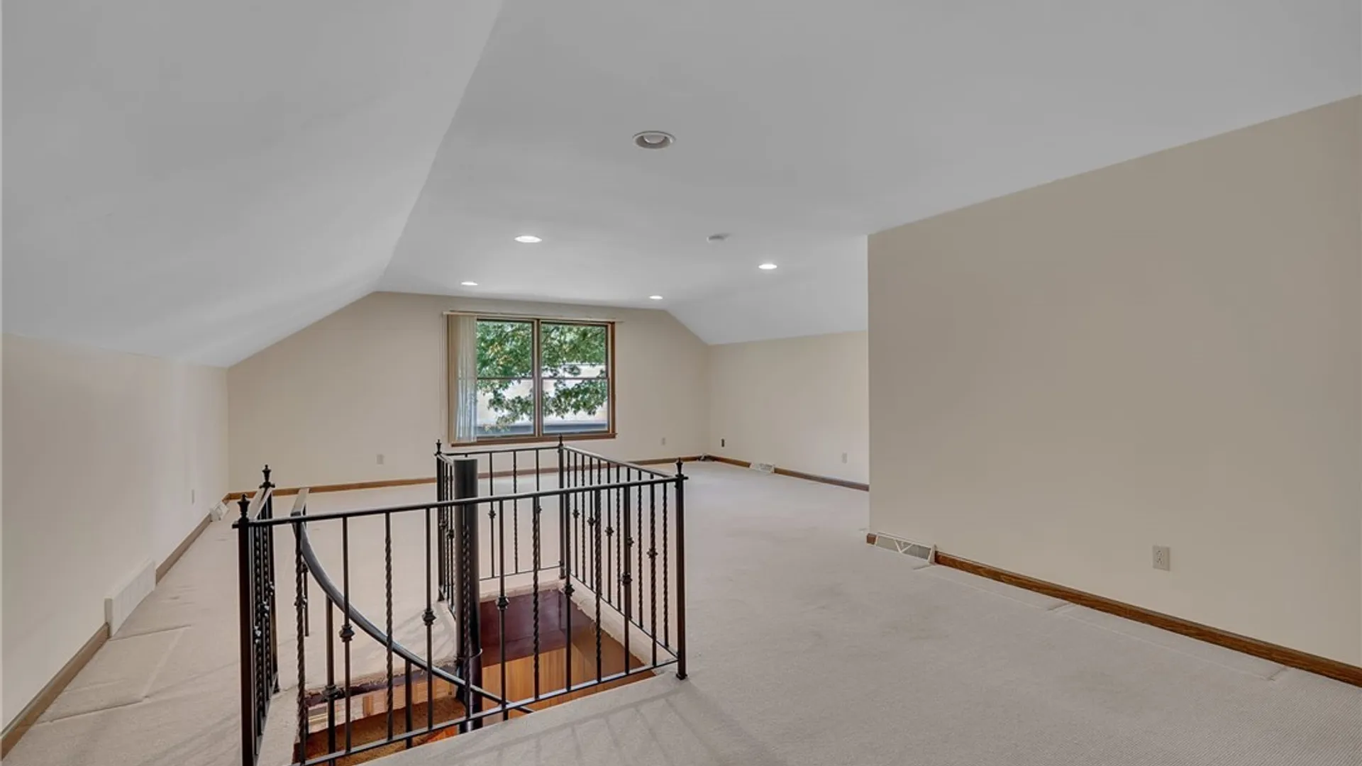 Property at 266 Wellingwood Drive, Amherst, NY 14051 43