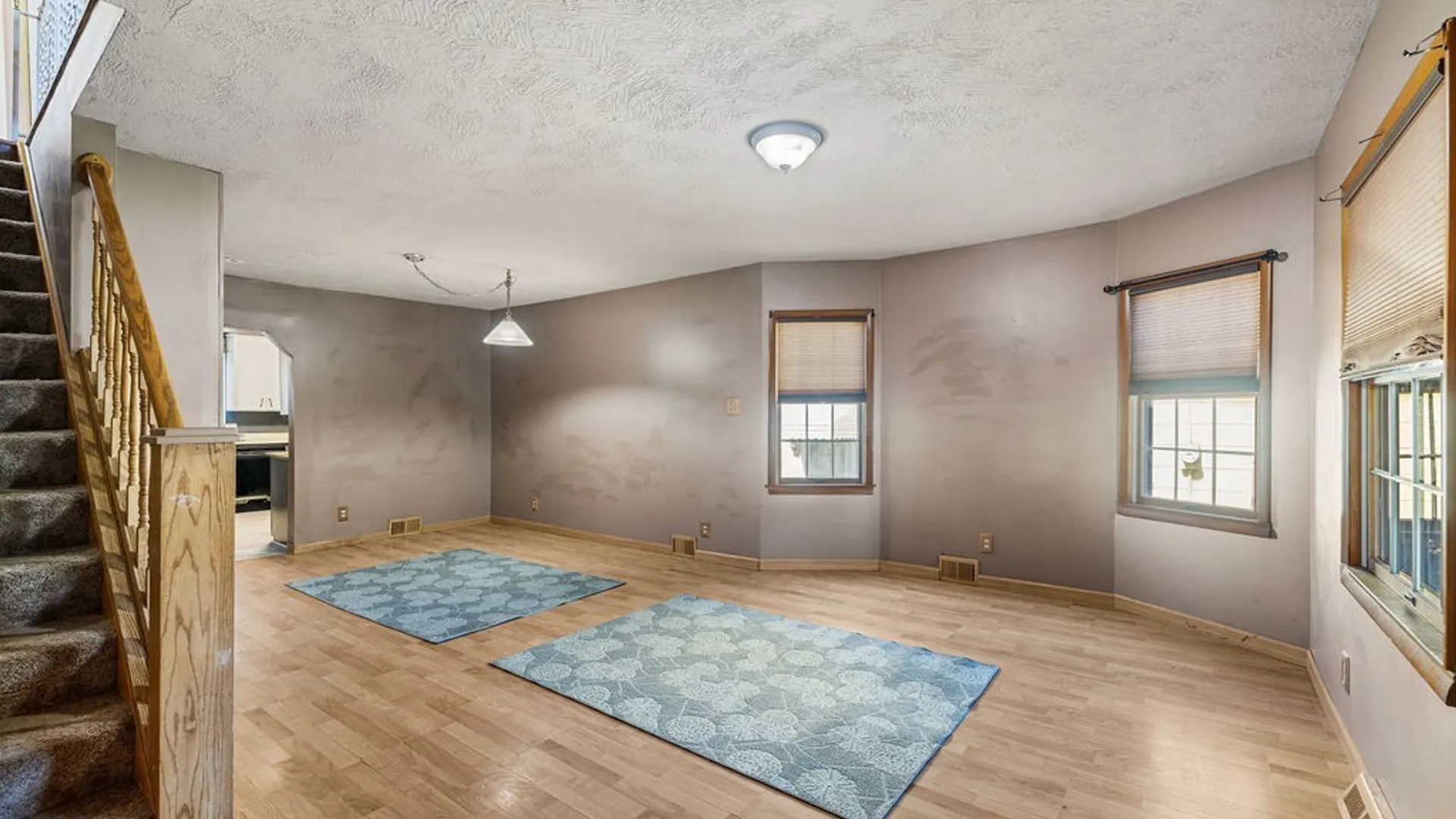 Property at 1717 Willow Avenue, Niagara Falls, NY 14305 3