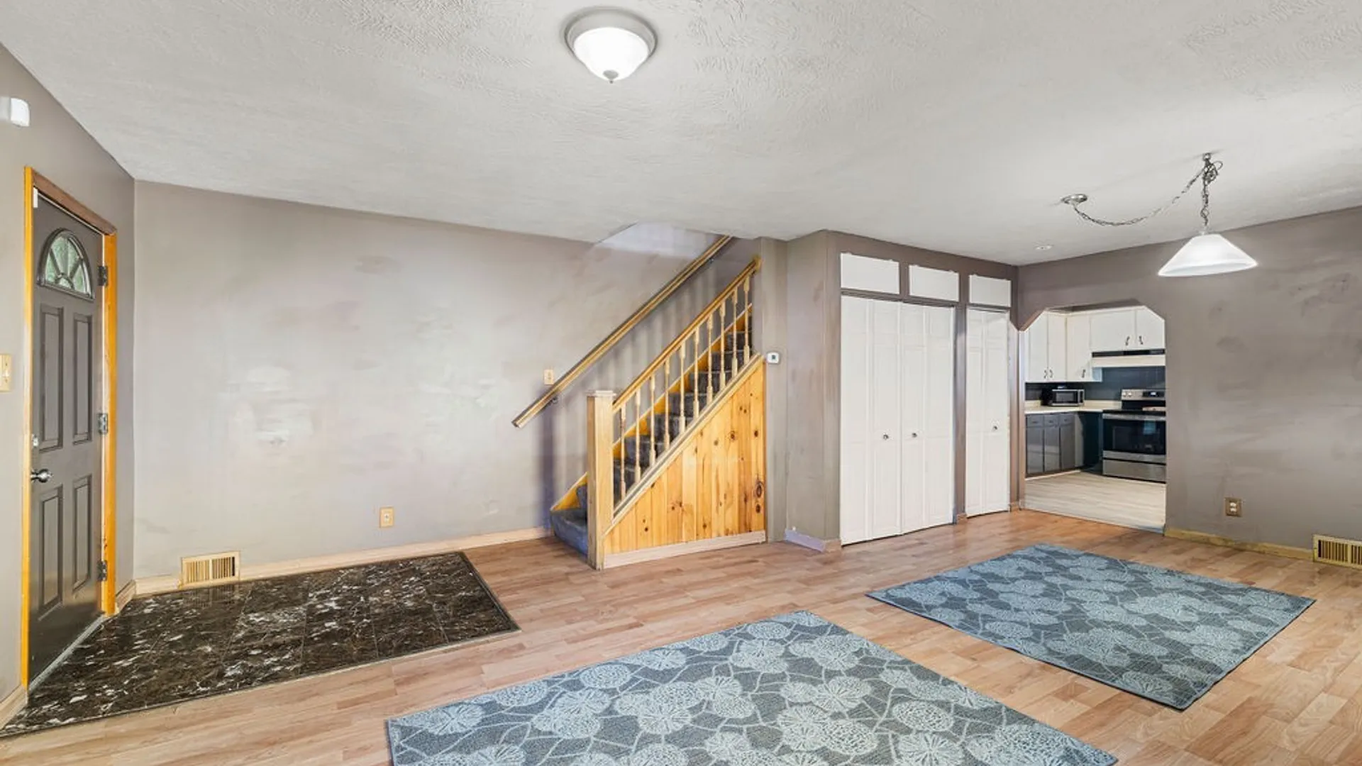 Property at 1717 Willow Avenue, Niagara Falls, NY 14305 4