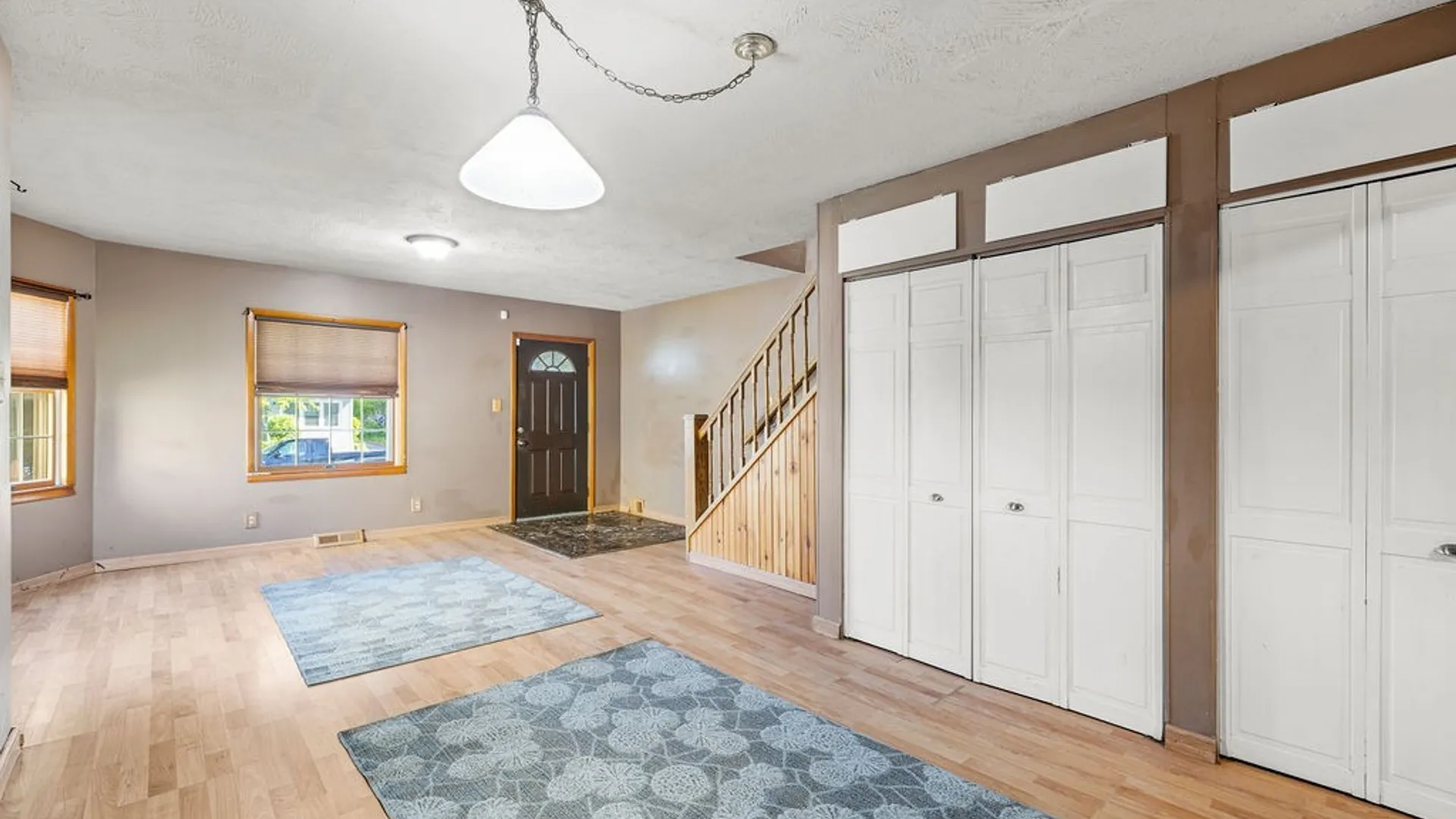 Property at 1717 Willow Avenue, Niagara Falls, NY 14305 5