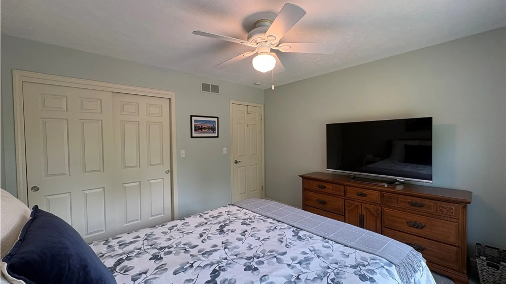Property at 29 Wenham Lane, Perinton, NY 14534 13