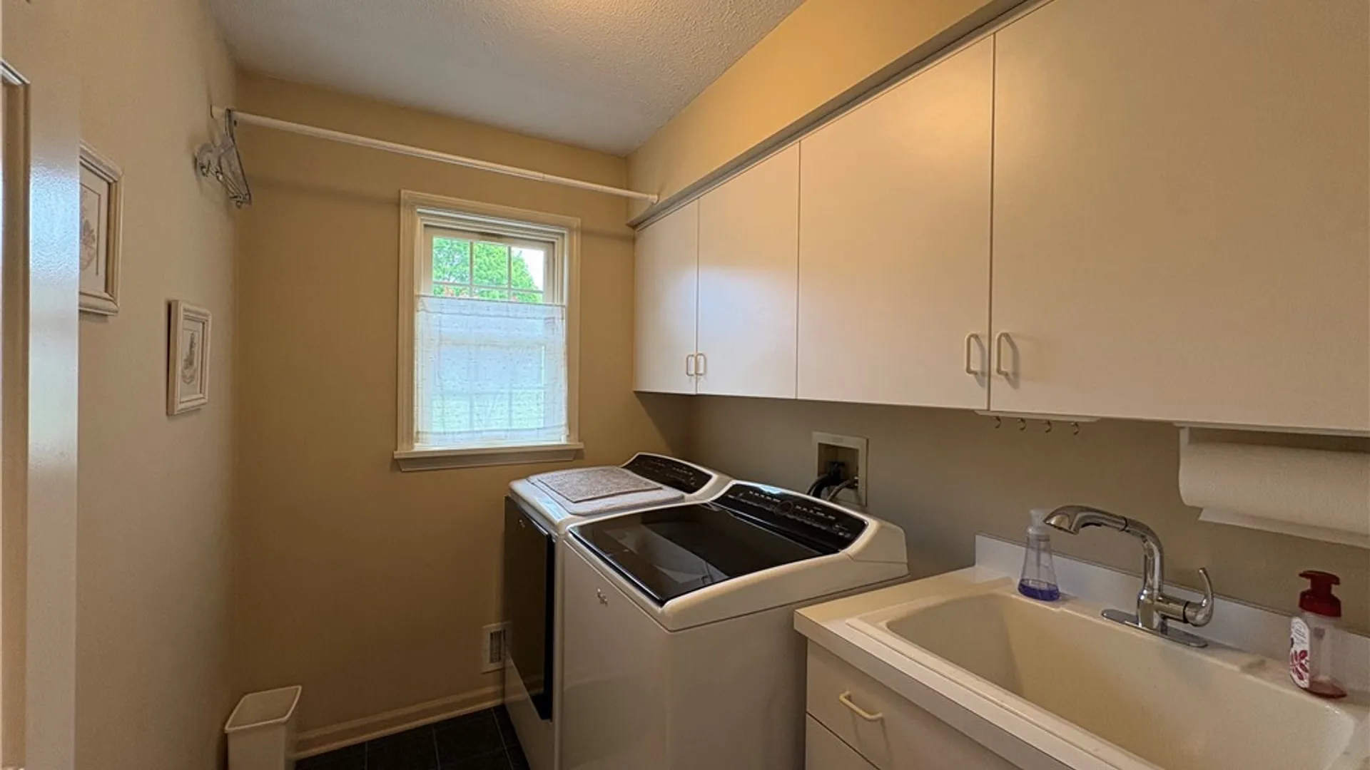 Property at 29 Wenham Lane, Perinton, NY 14534 26